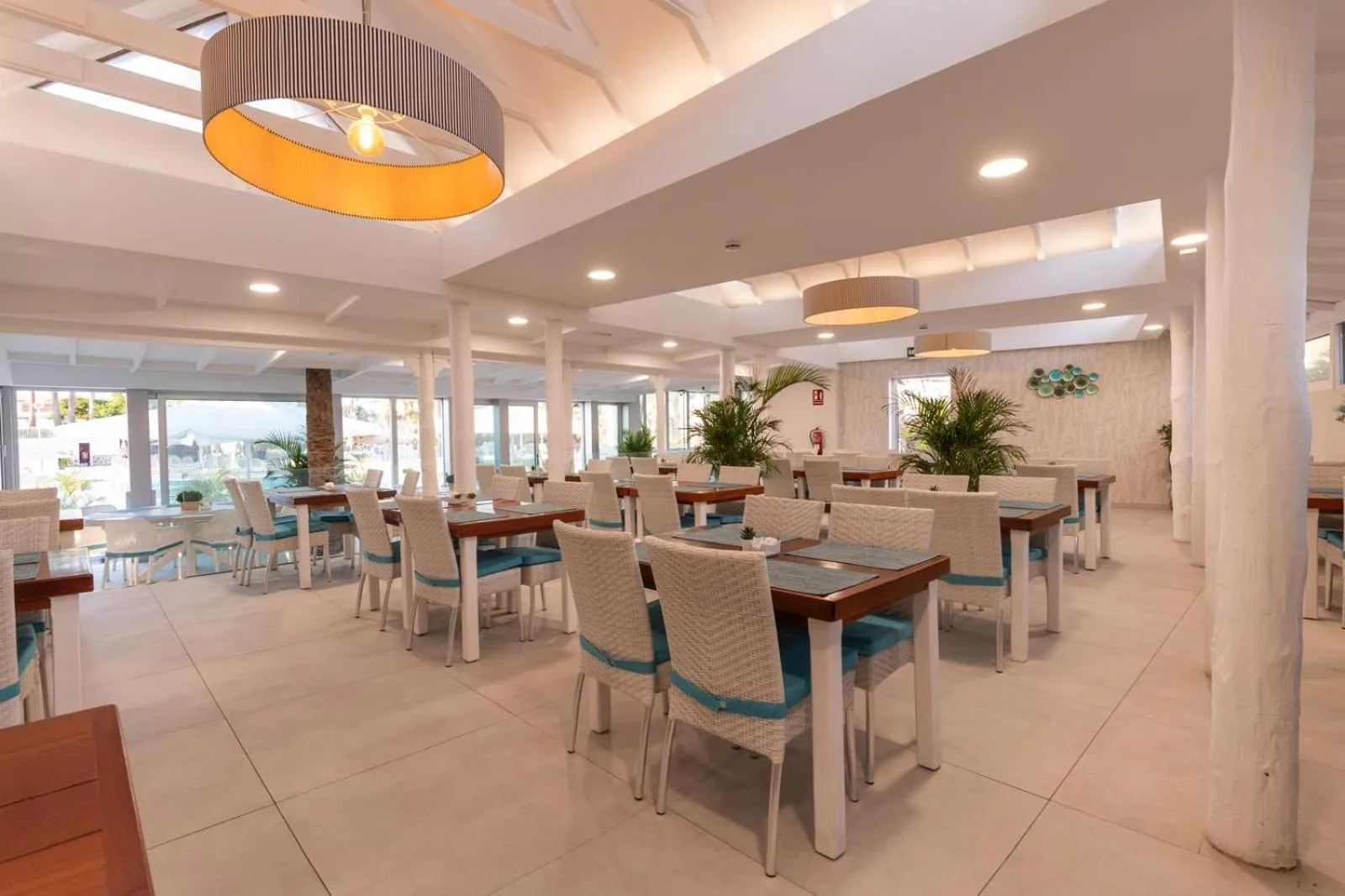 Restaurant/places to eat in Hotel LIVVO Dunagolf Suites