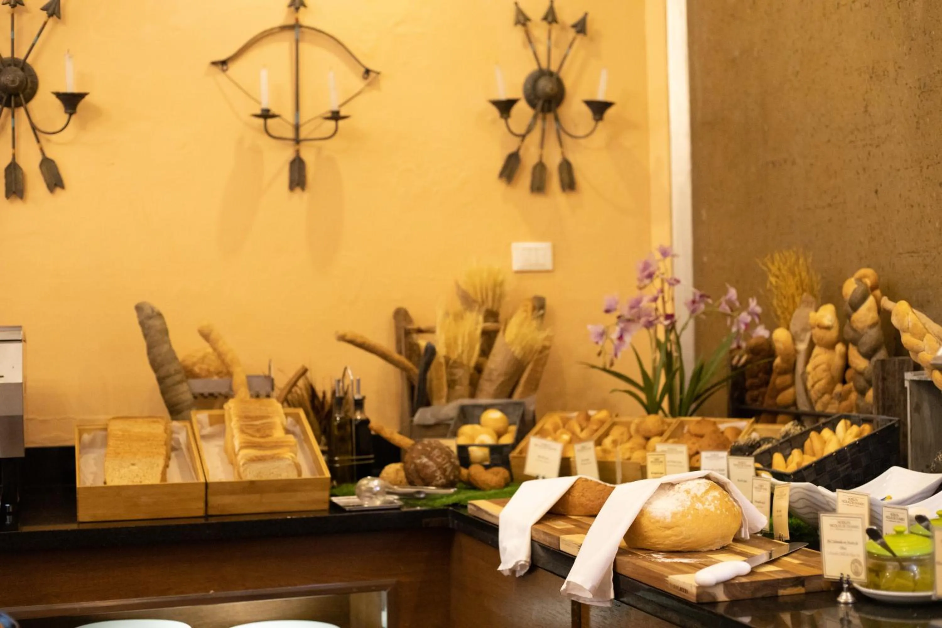 Buffet breakfast in Hodelpa Nicolás de Ovando