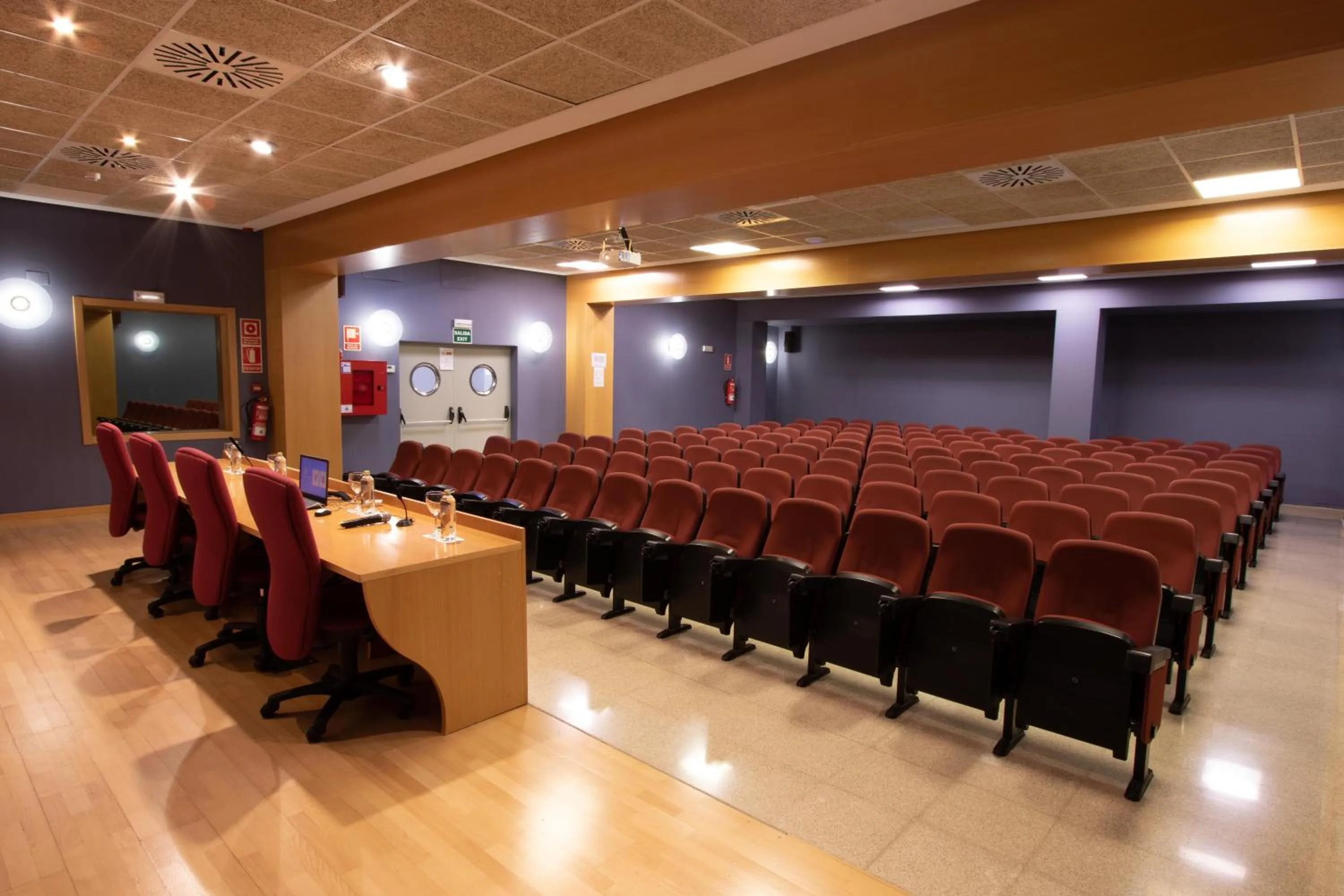 Business facilities in Villa Alojamiento y Congresos - Villa Universitaria