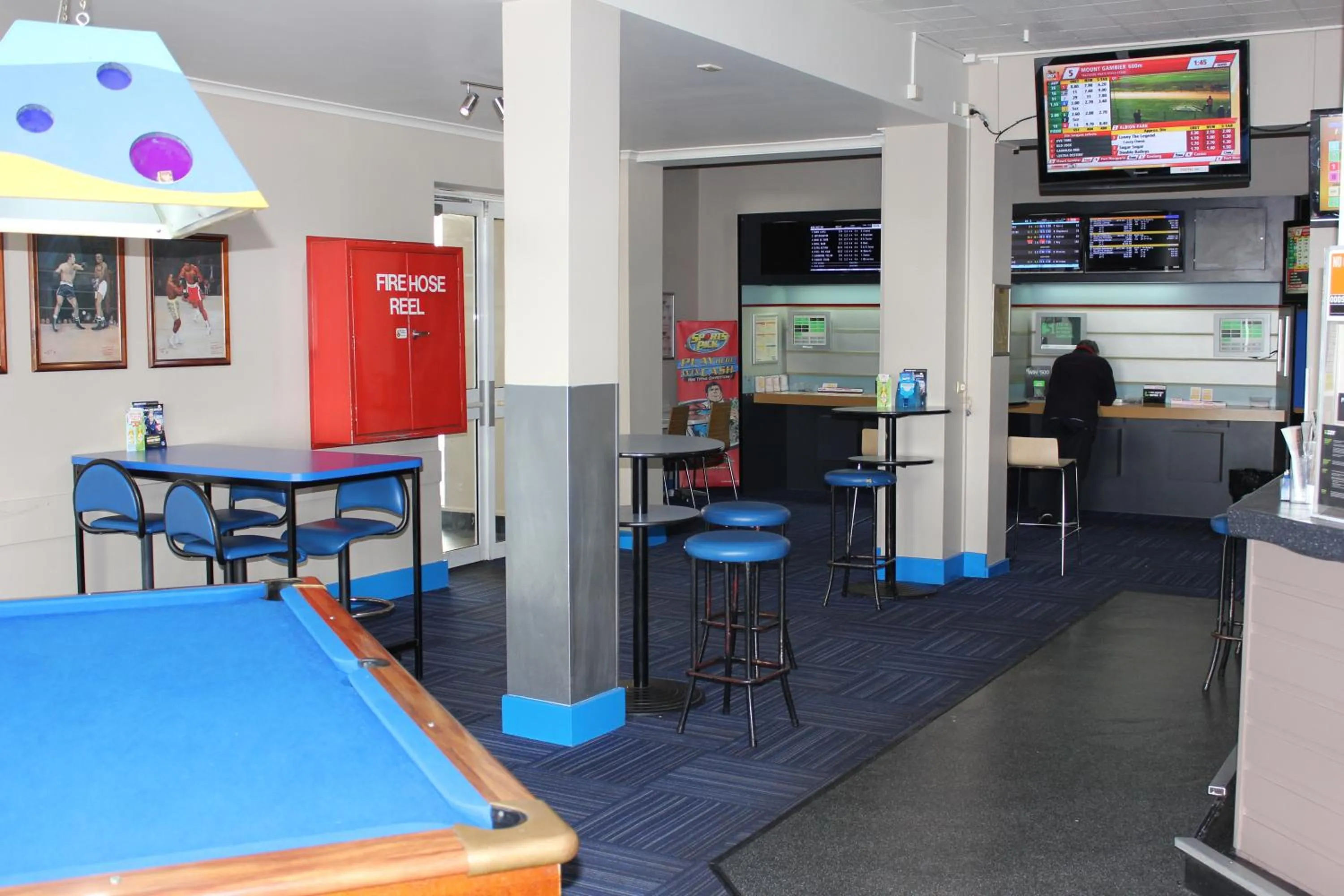 Billiard in Beach Hotel