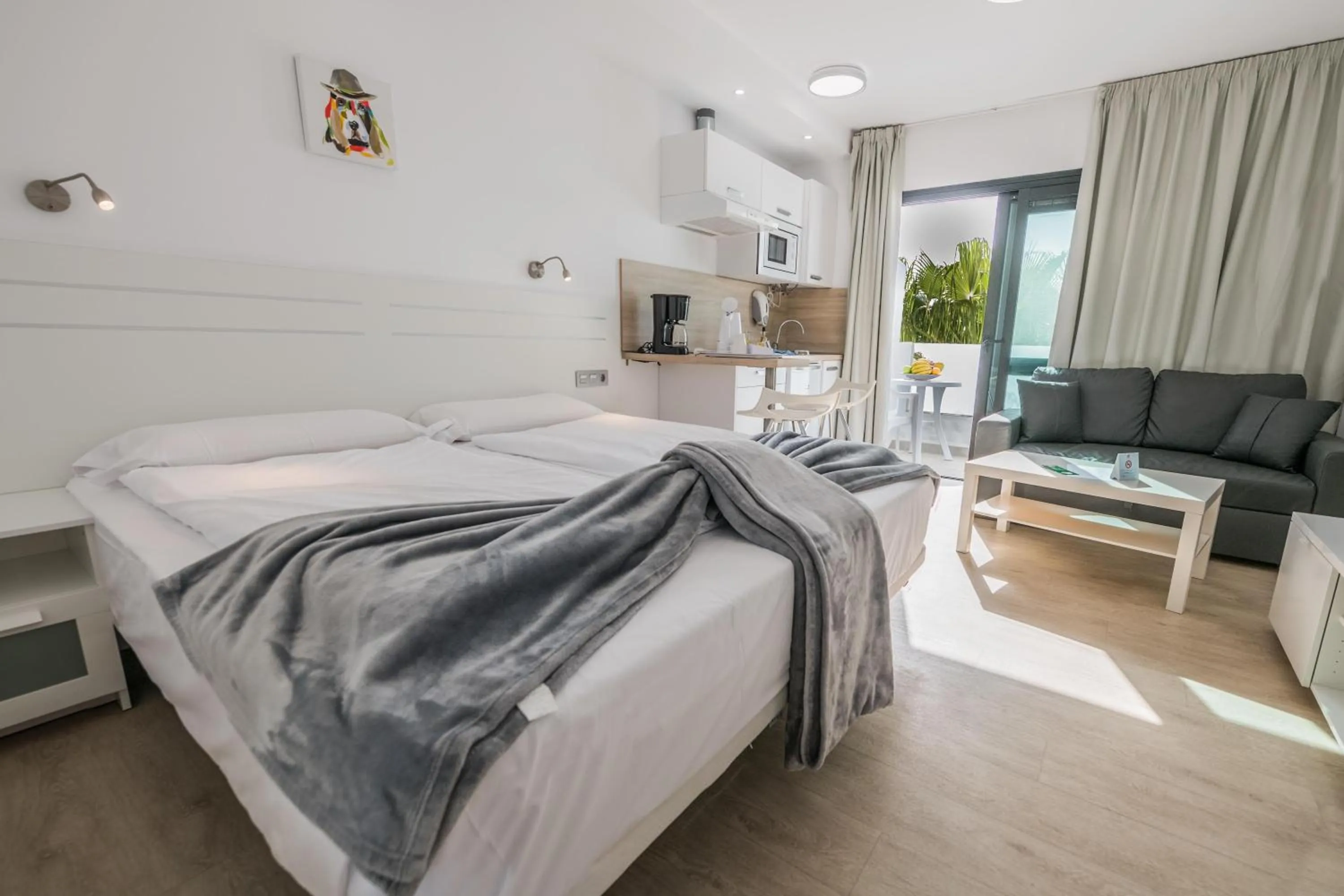 Photo of the whole room, Bed in Bahia Calma Beach