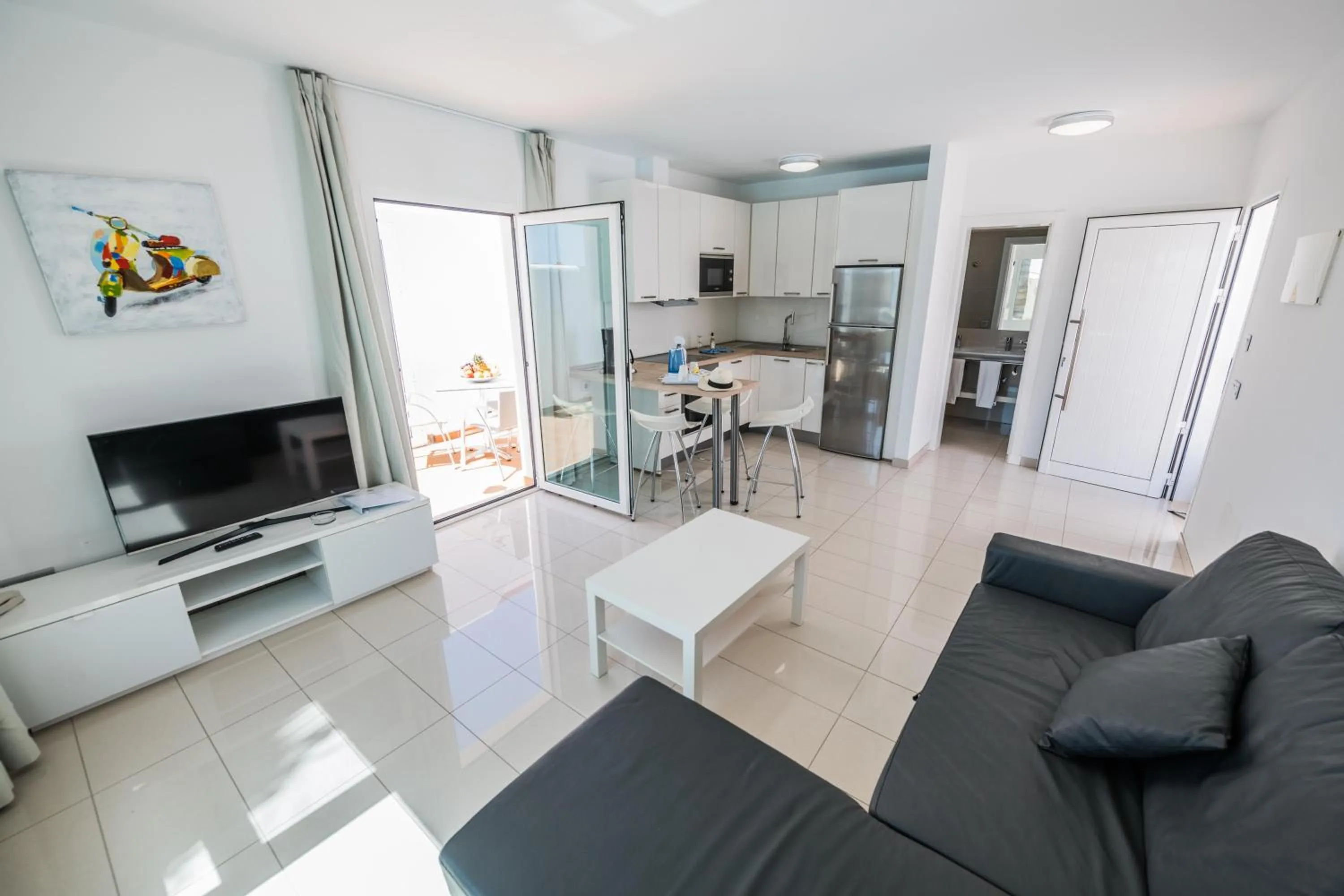 Photo of the whole room in Bahia Calma Beach