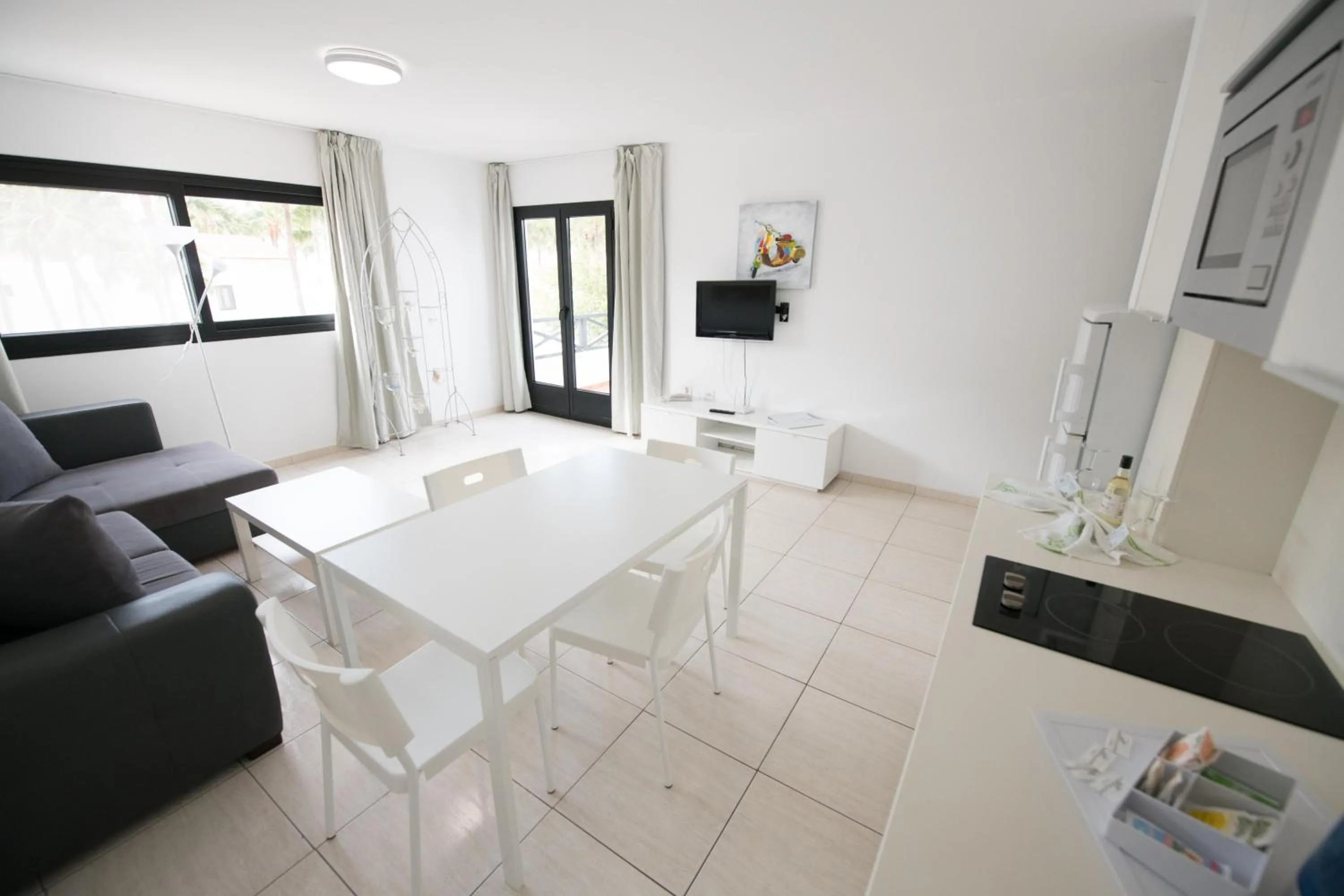 Photo of the whole room in Bahia Calma Beach