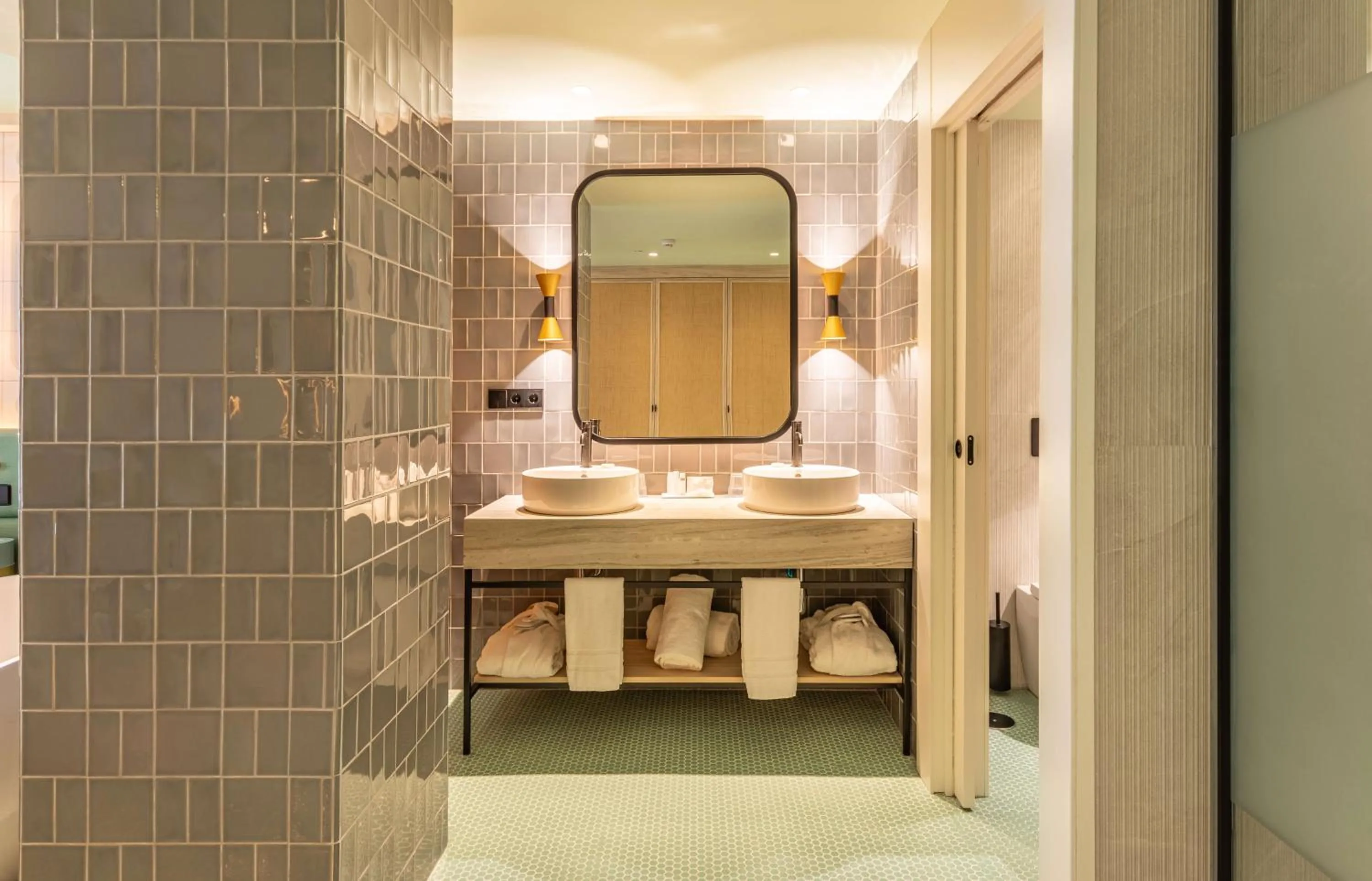 Bathroom in Hotel Angela - Adults Recommended