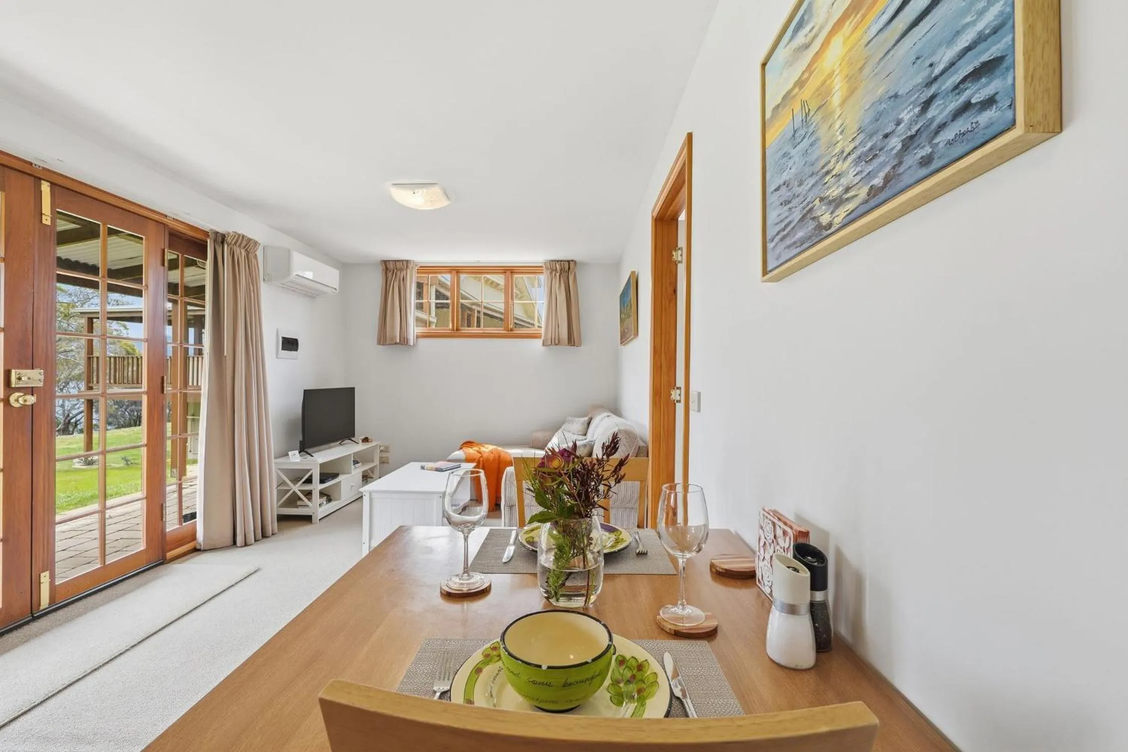 Dining area in Otago Cottage