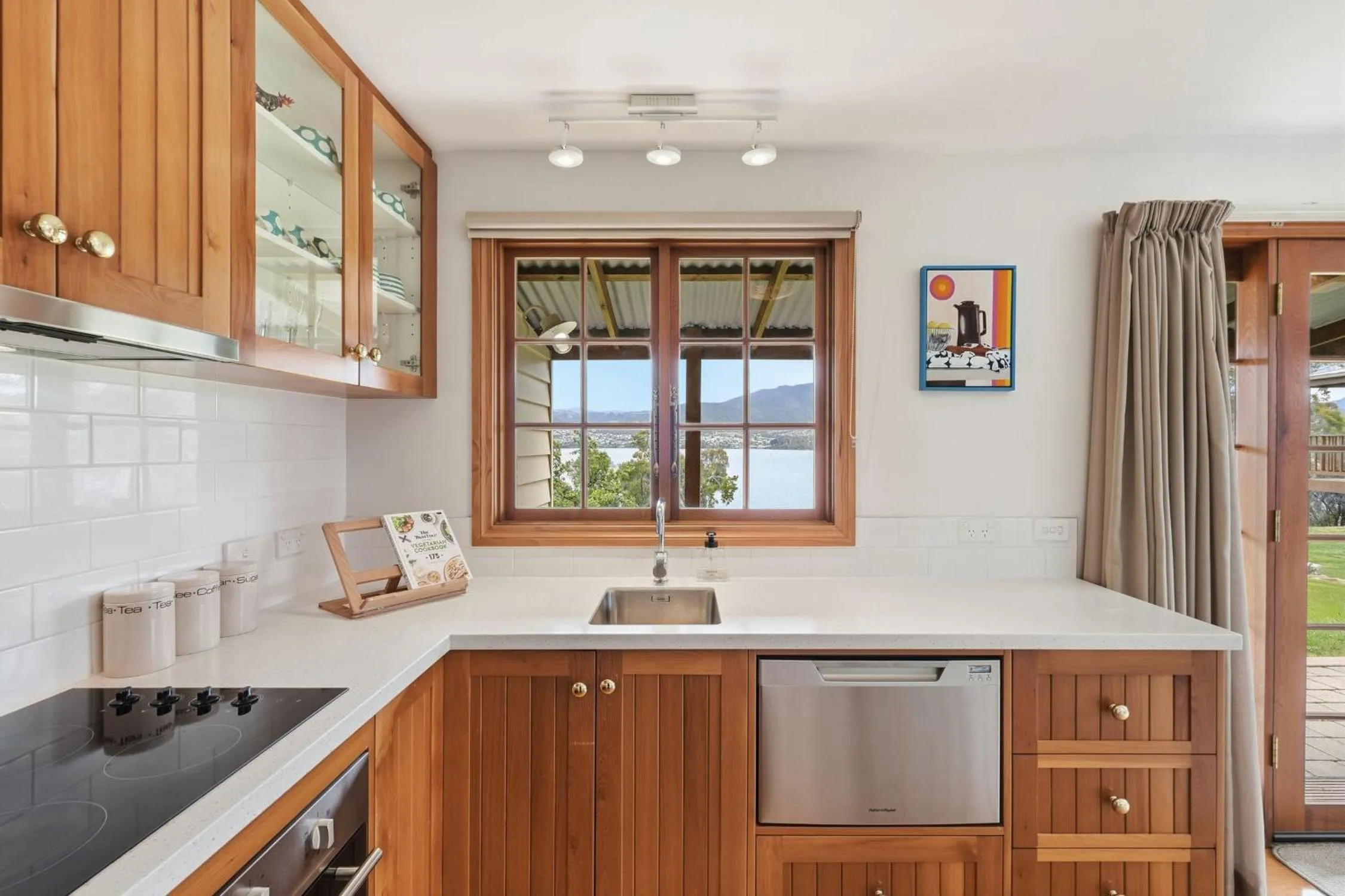Kitchen or kitchenette in Otago Cottage