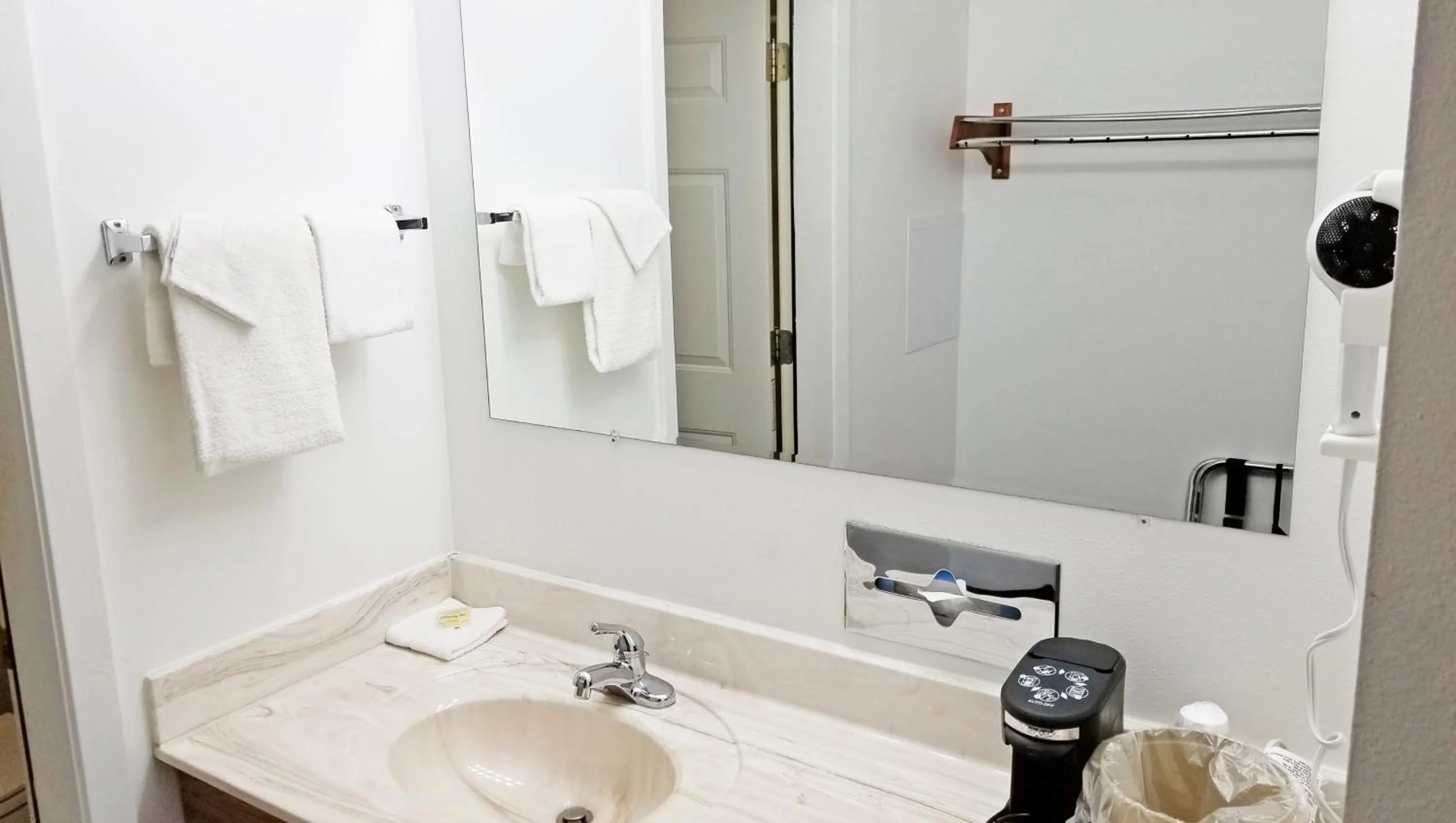 Bathroom in Keystone Boardwalk Inn and Suites