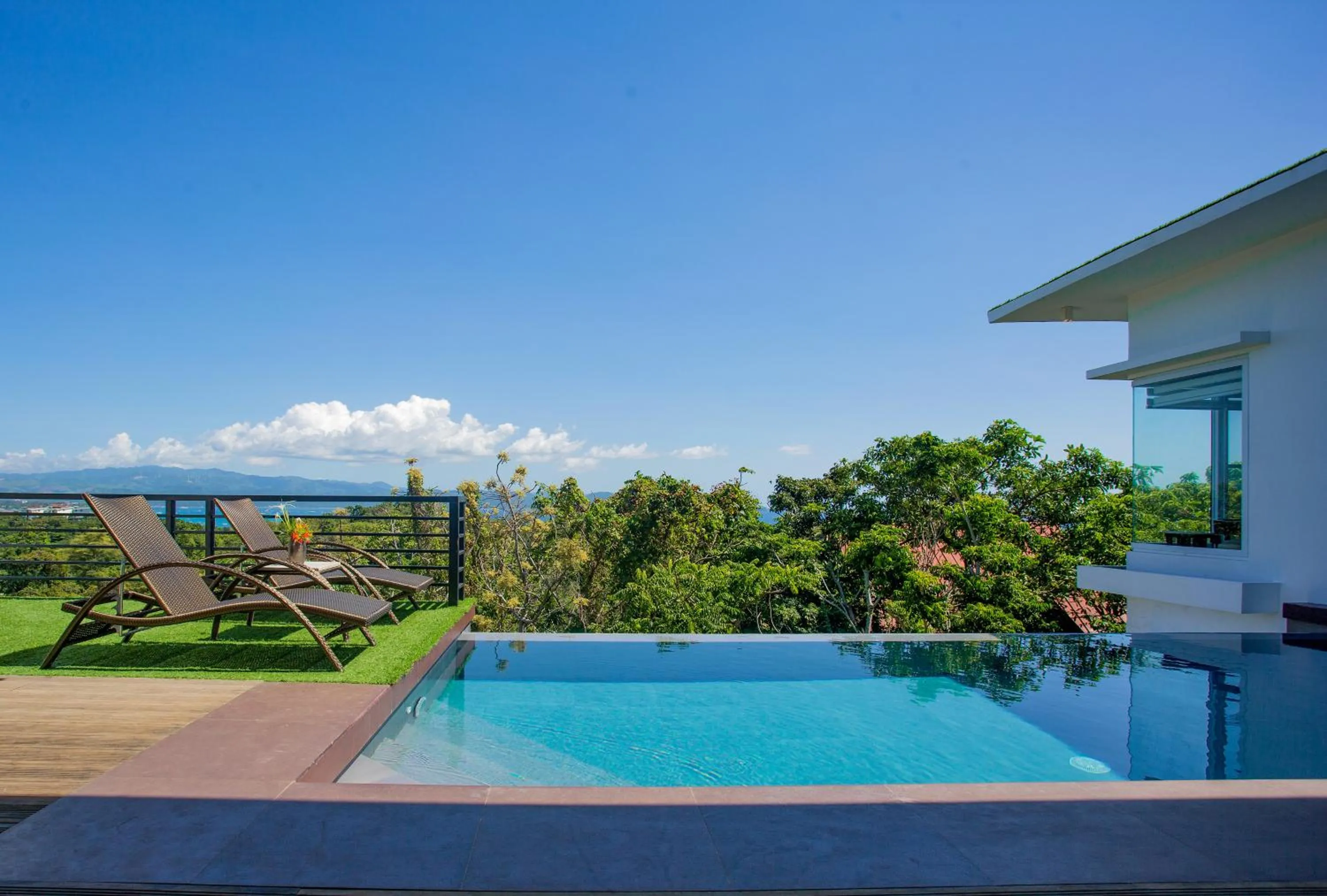 Swimming pool in One Hagdan Villas