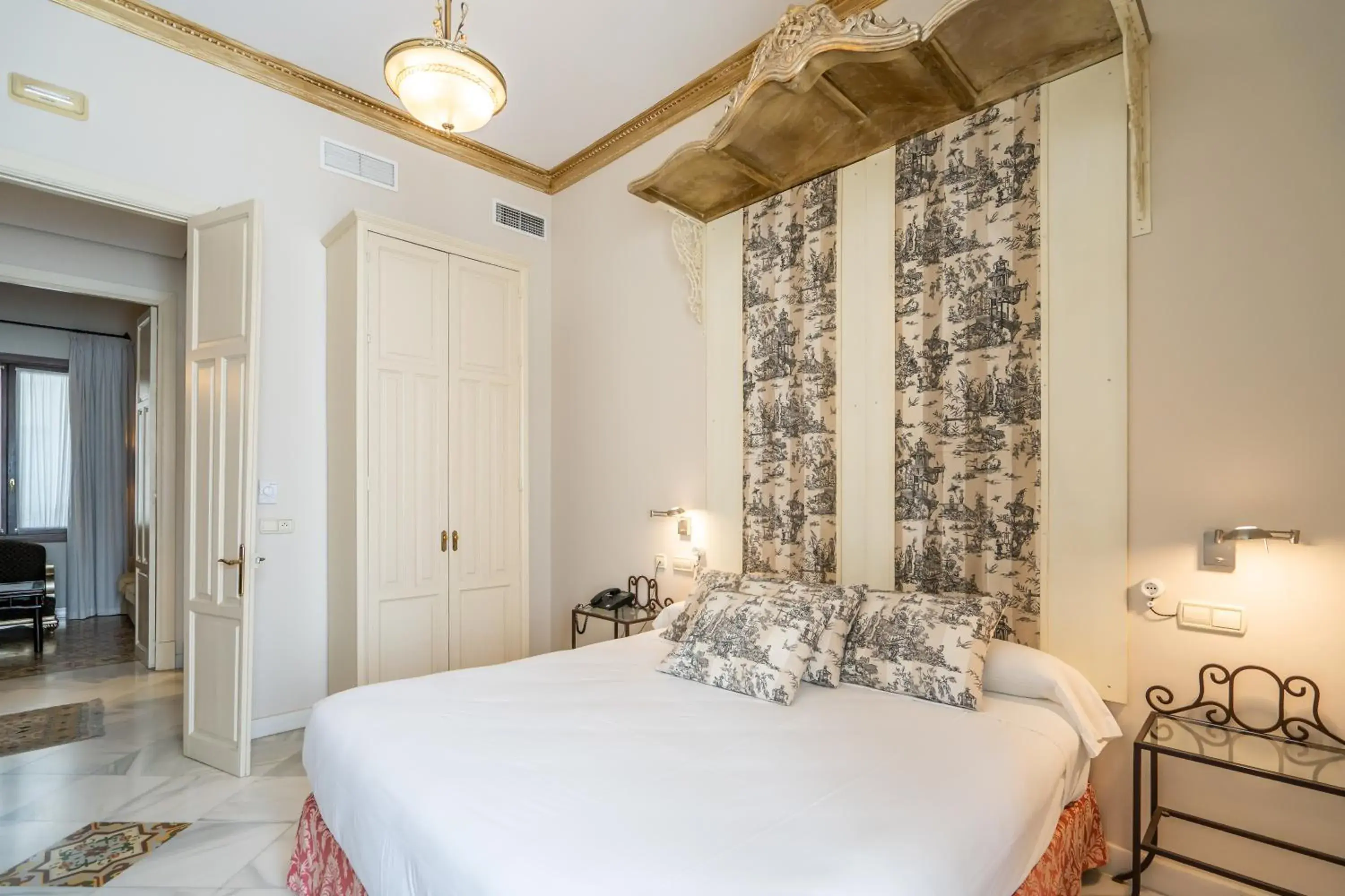 Junior Suite in Hotel YIT Casa Grande Junior Suite in Hotel YIT Casa Grande