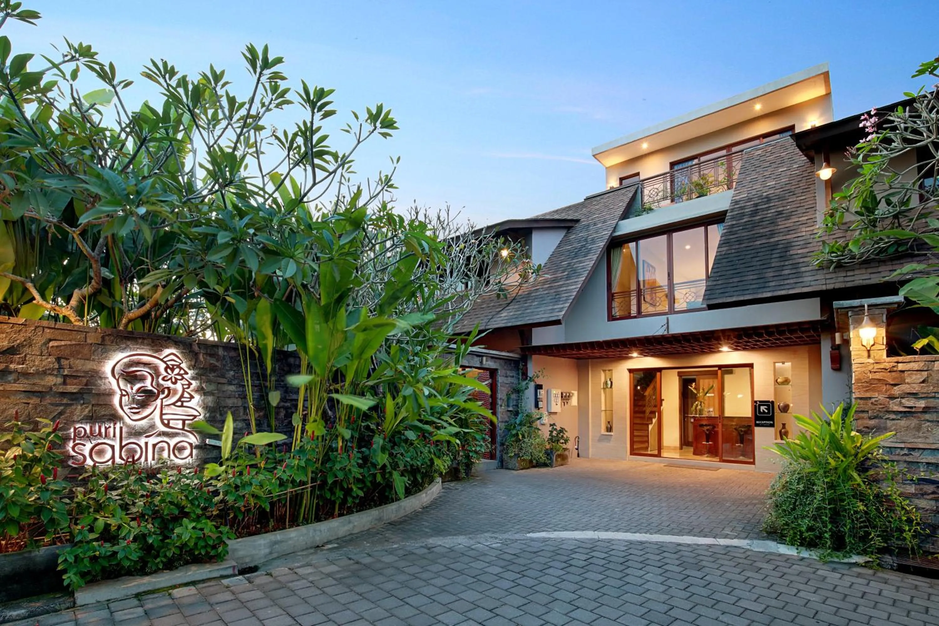 Property building in Puri Sabina Bed & Breakfast