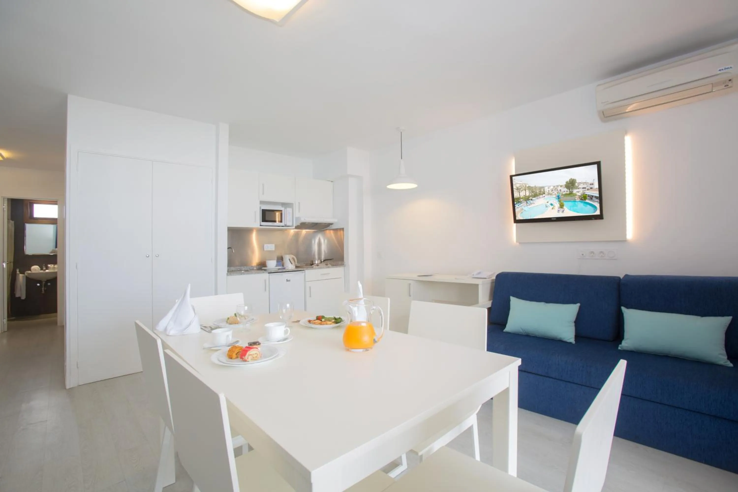 TV and multimedia in Plazamar Serenity Resort