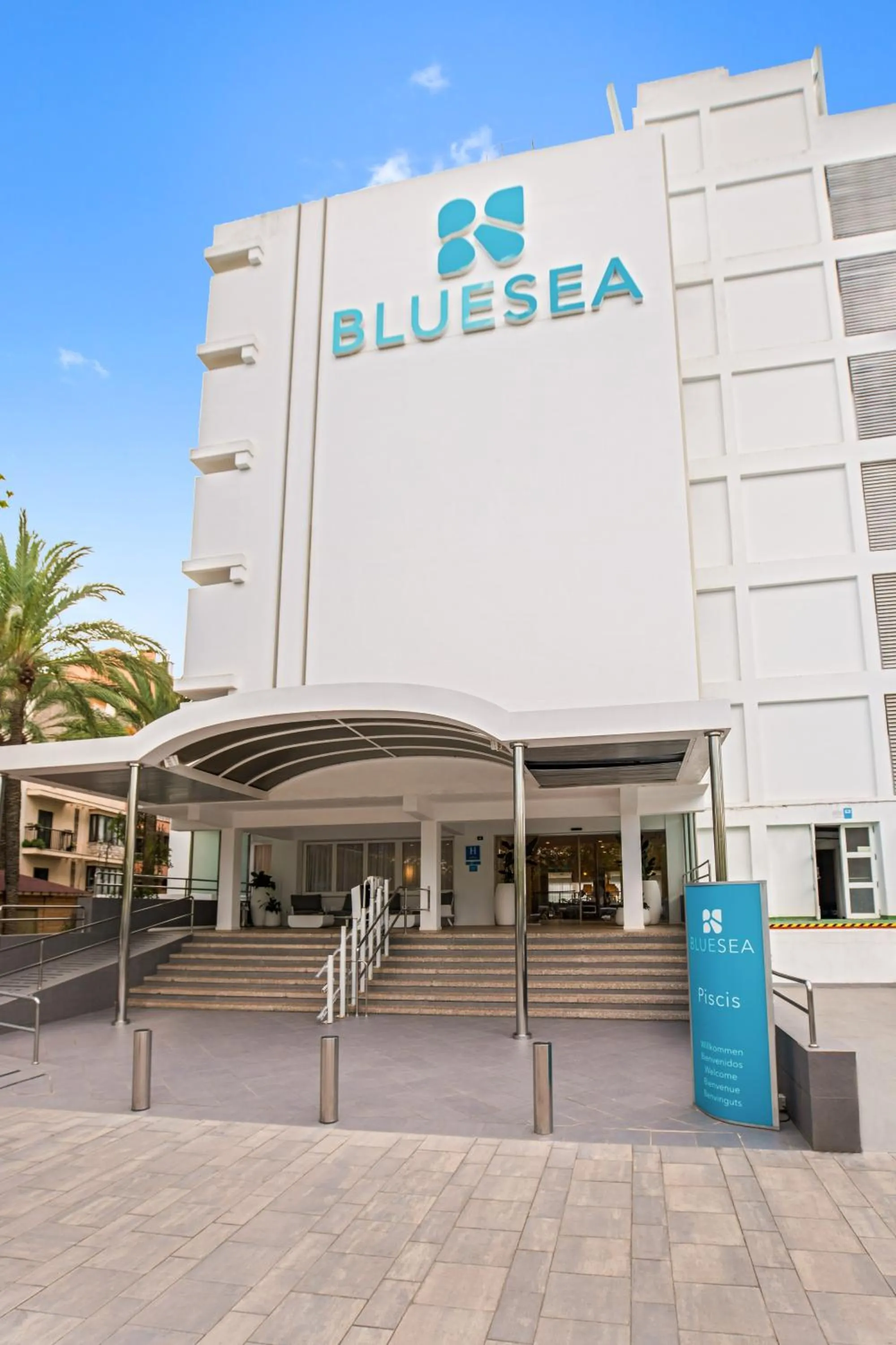 Facade/entrance in BLUESEA Piscis - Adults Only
