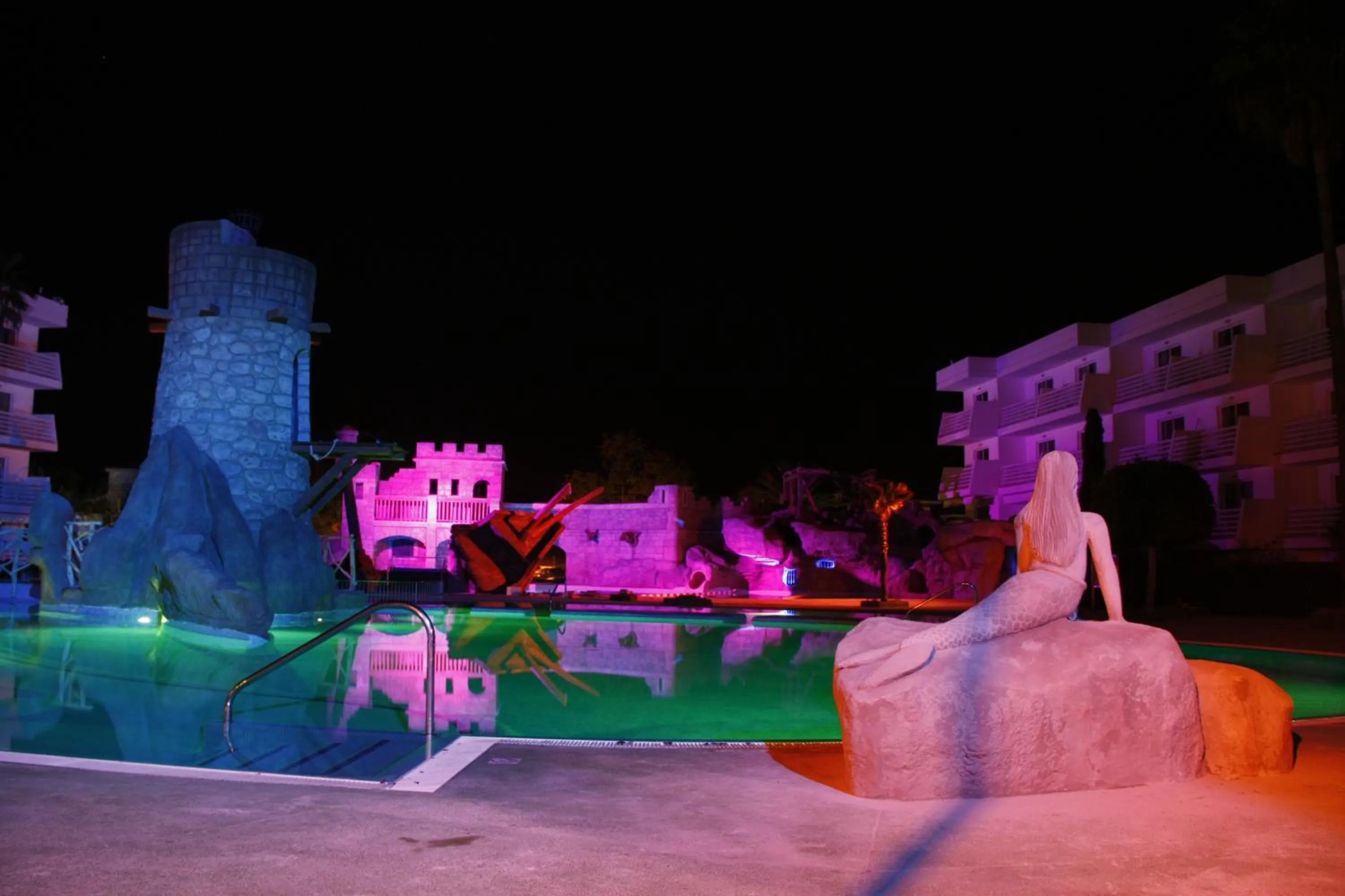 Facade/entrance in Pirates Village