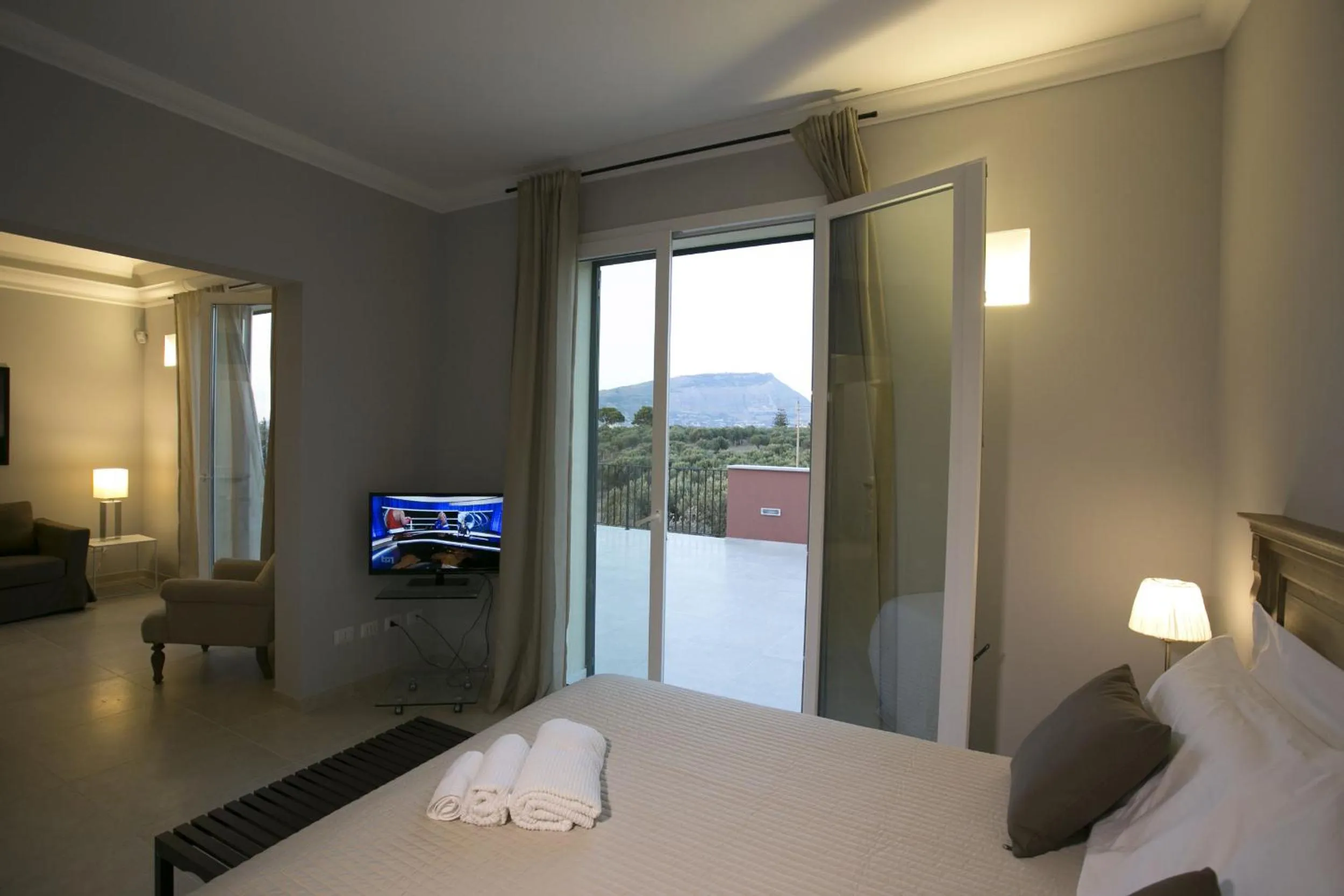 TV and multimedia, Bed in Corte Olea Resort