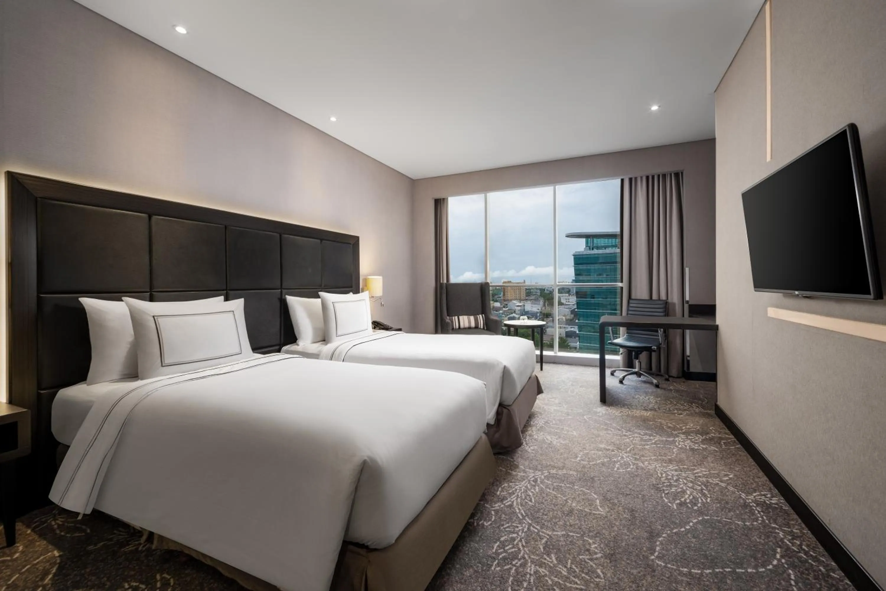 Bed in Melia Makassar