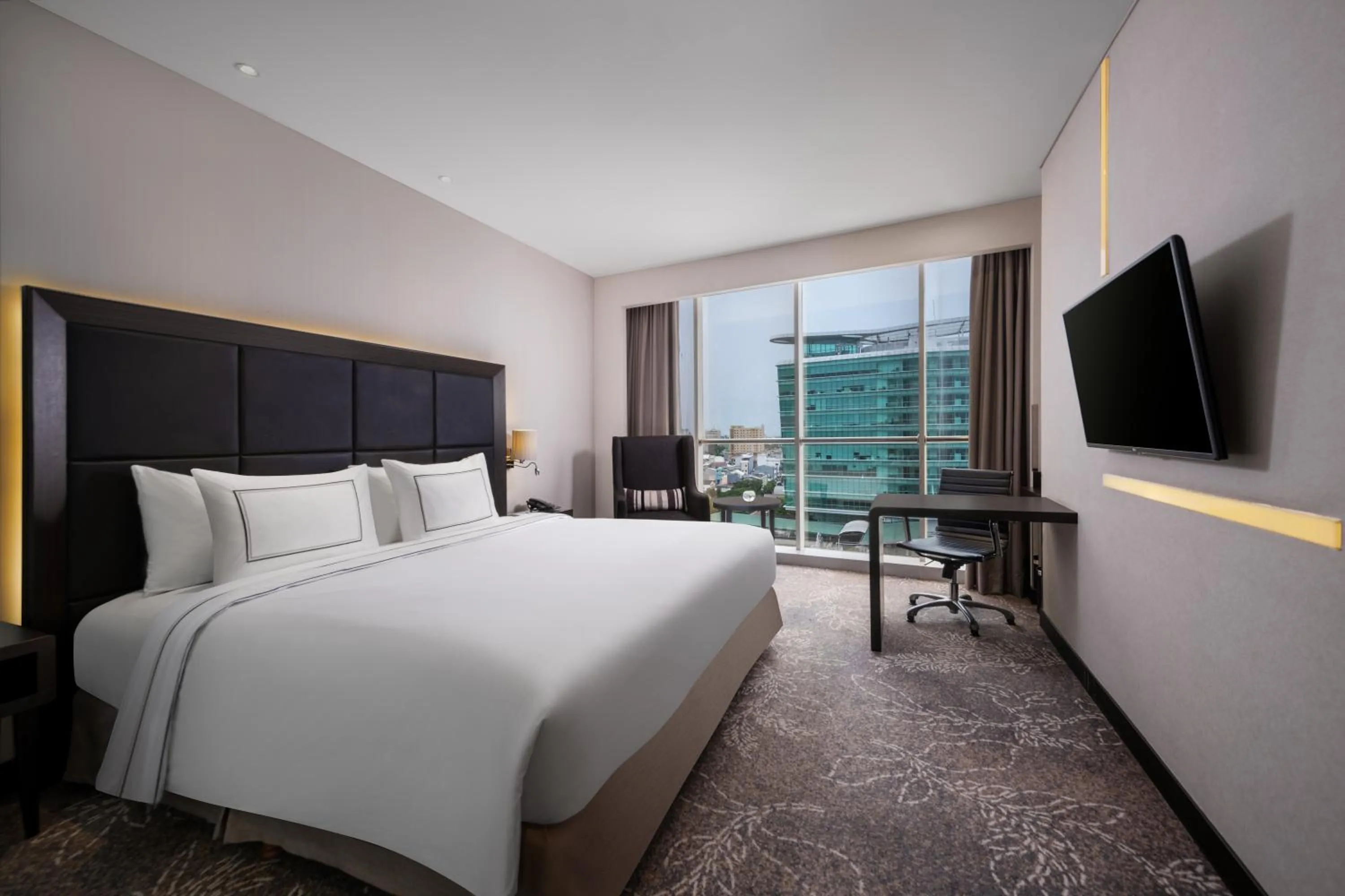 View (from property/room), Bed in Melia Makassar