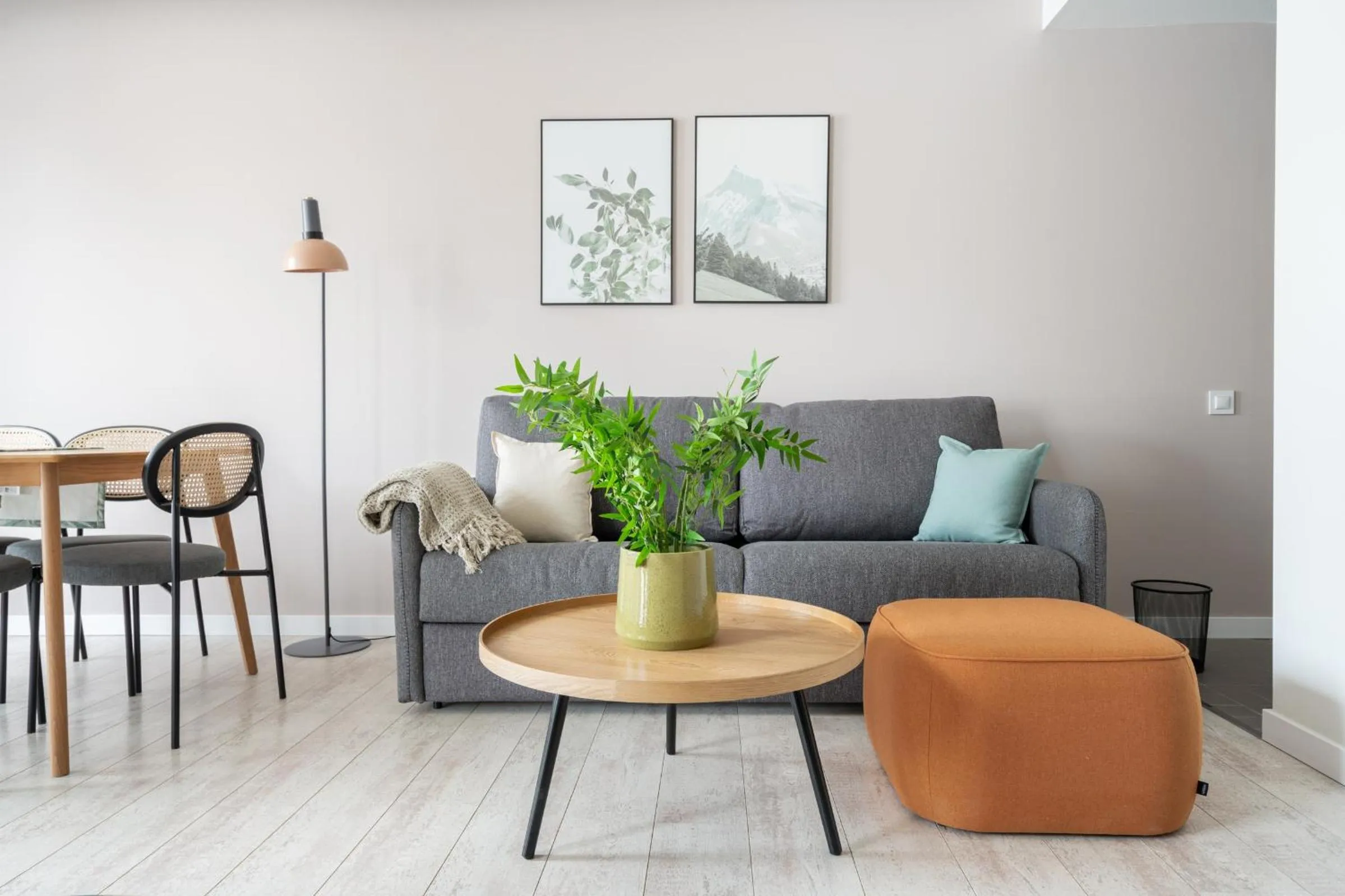 Living room in Limehome Barcelona Rector Triadó