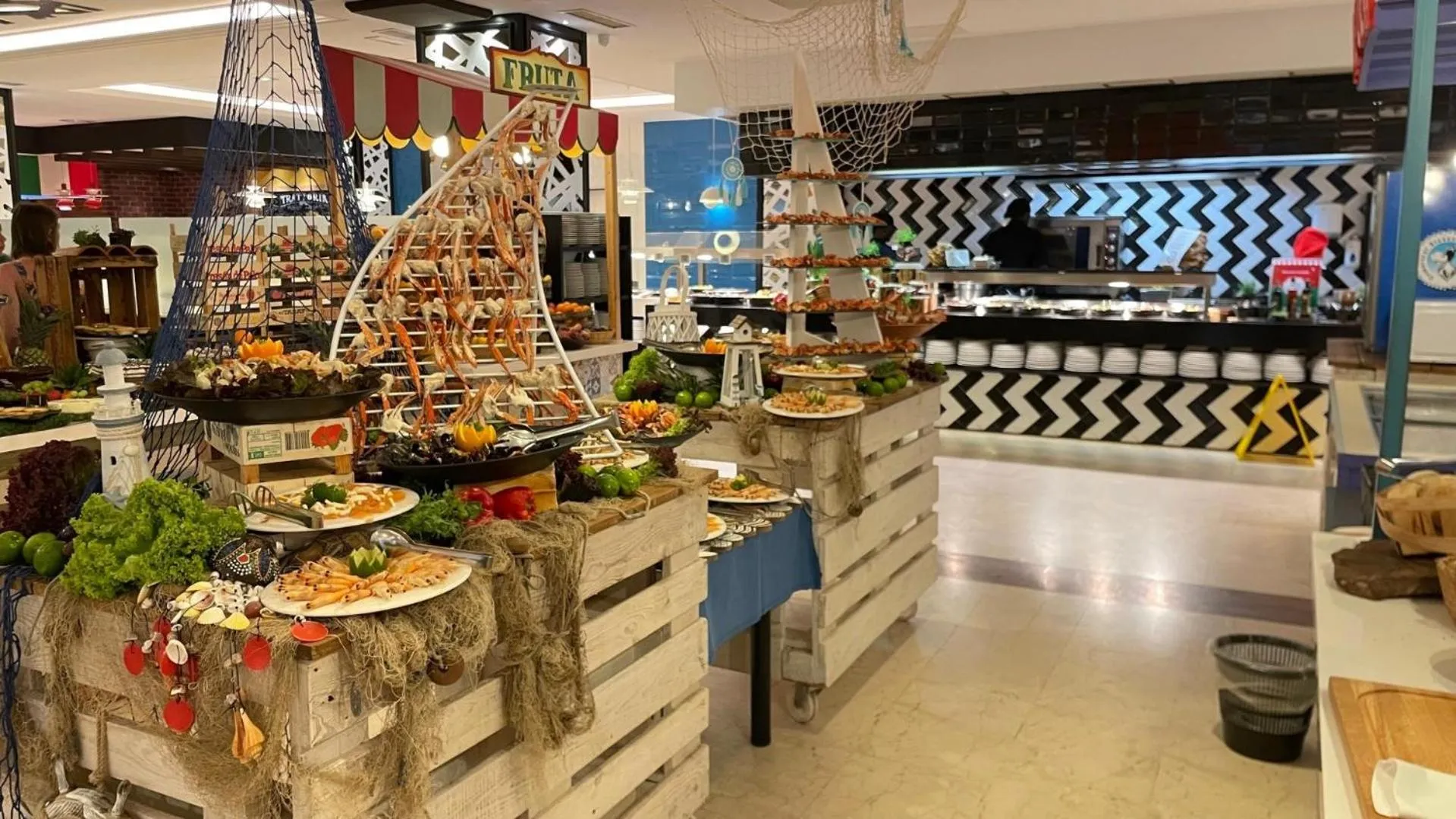 Restaurant/places to eat in Evenia Olympic Palace