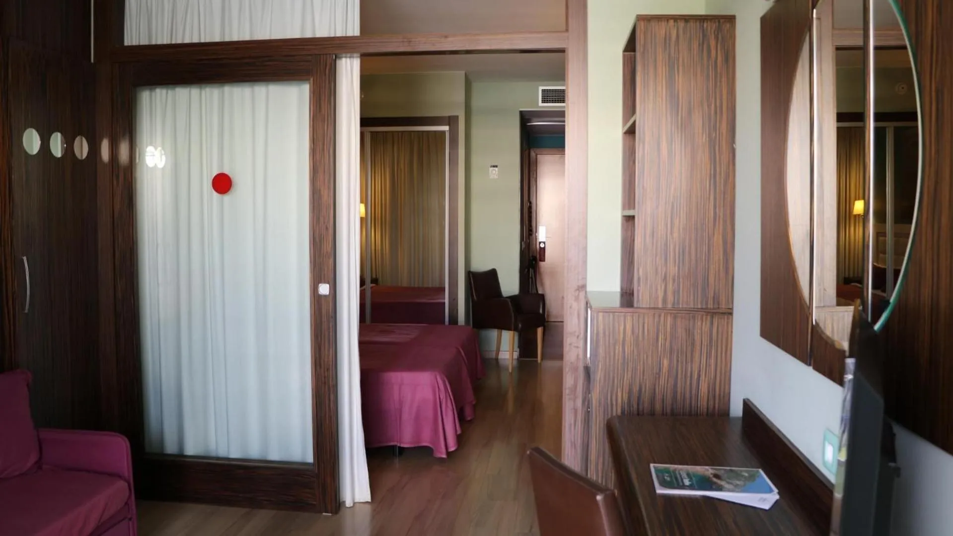 Photo of the whole room, Bed in Evenia Olympic Palace