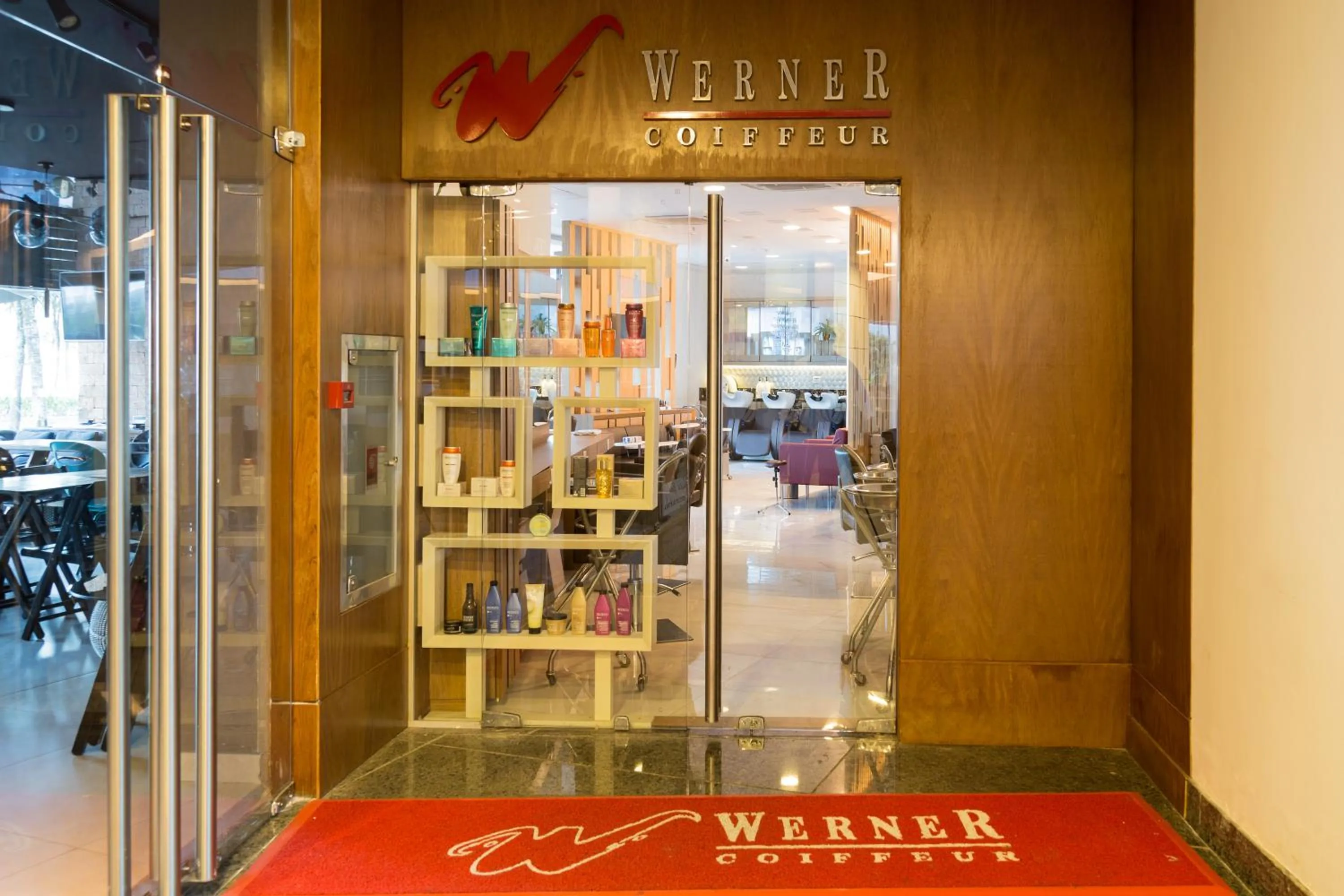 On-site shops in Wyndham Rio Barra