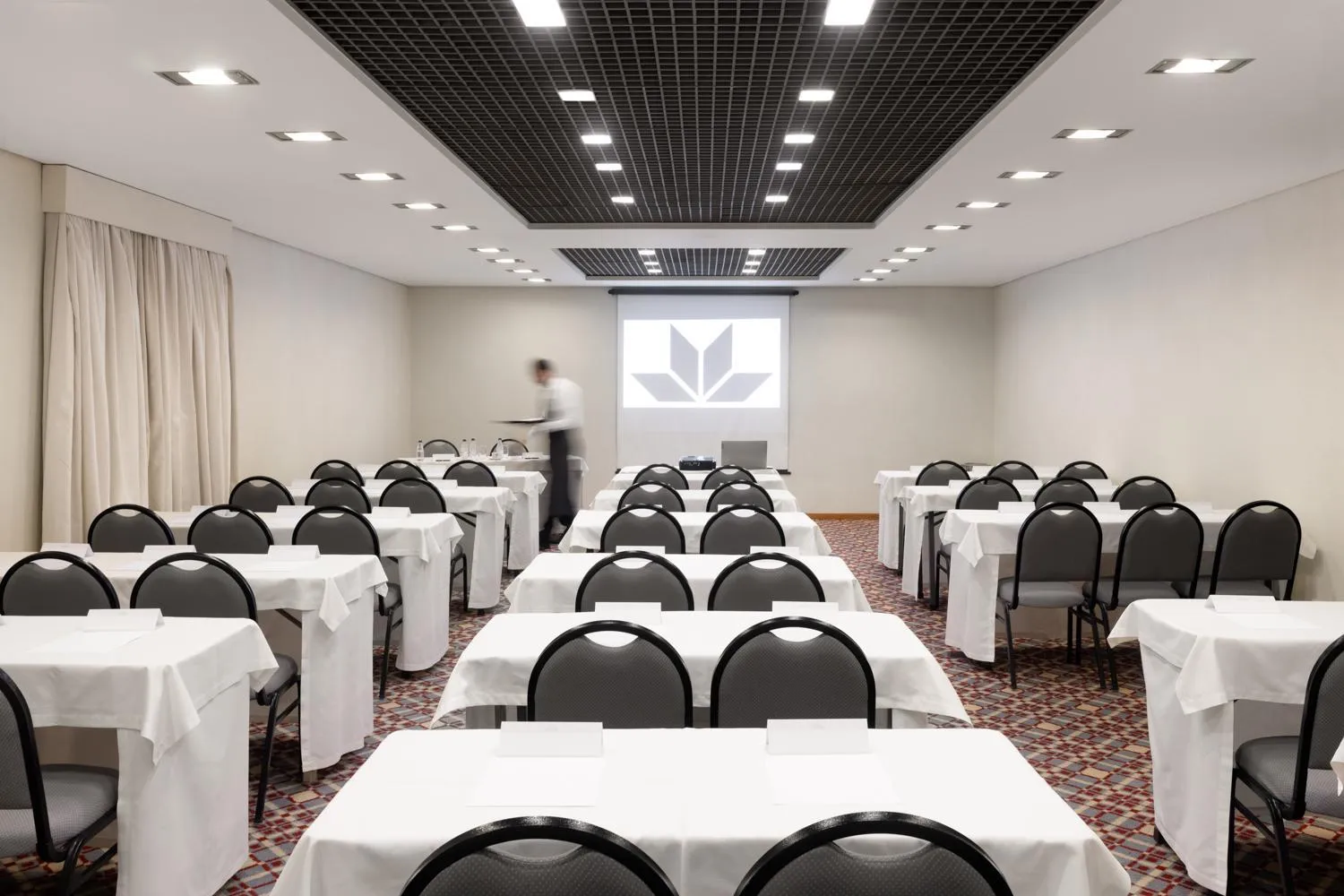 Meeting/conference room in Regent Park Suite Hotel