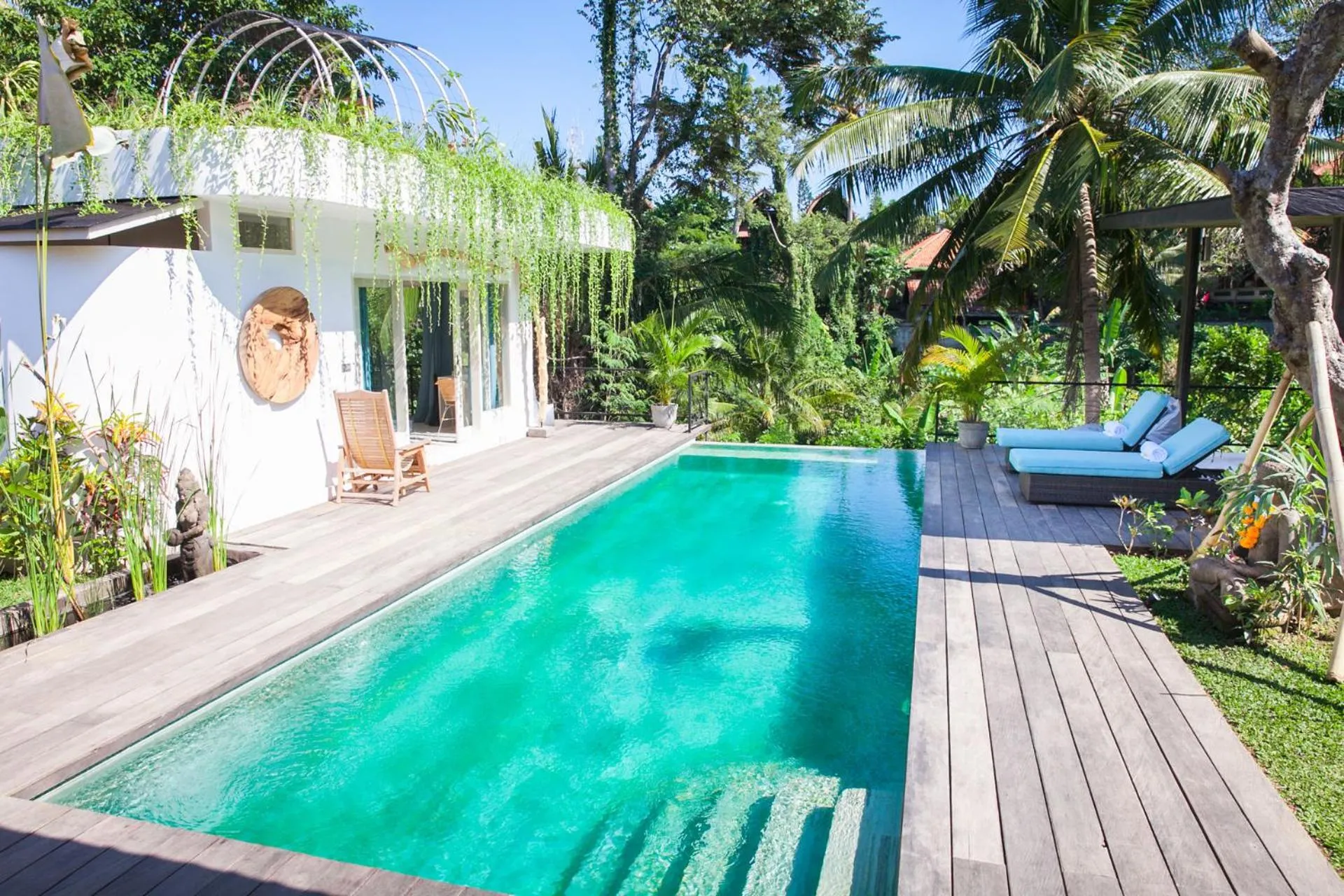 Communal lounge/ TV room in Mana Sari