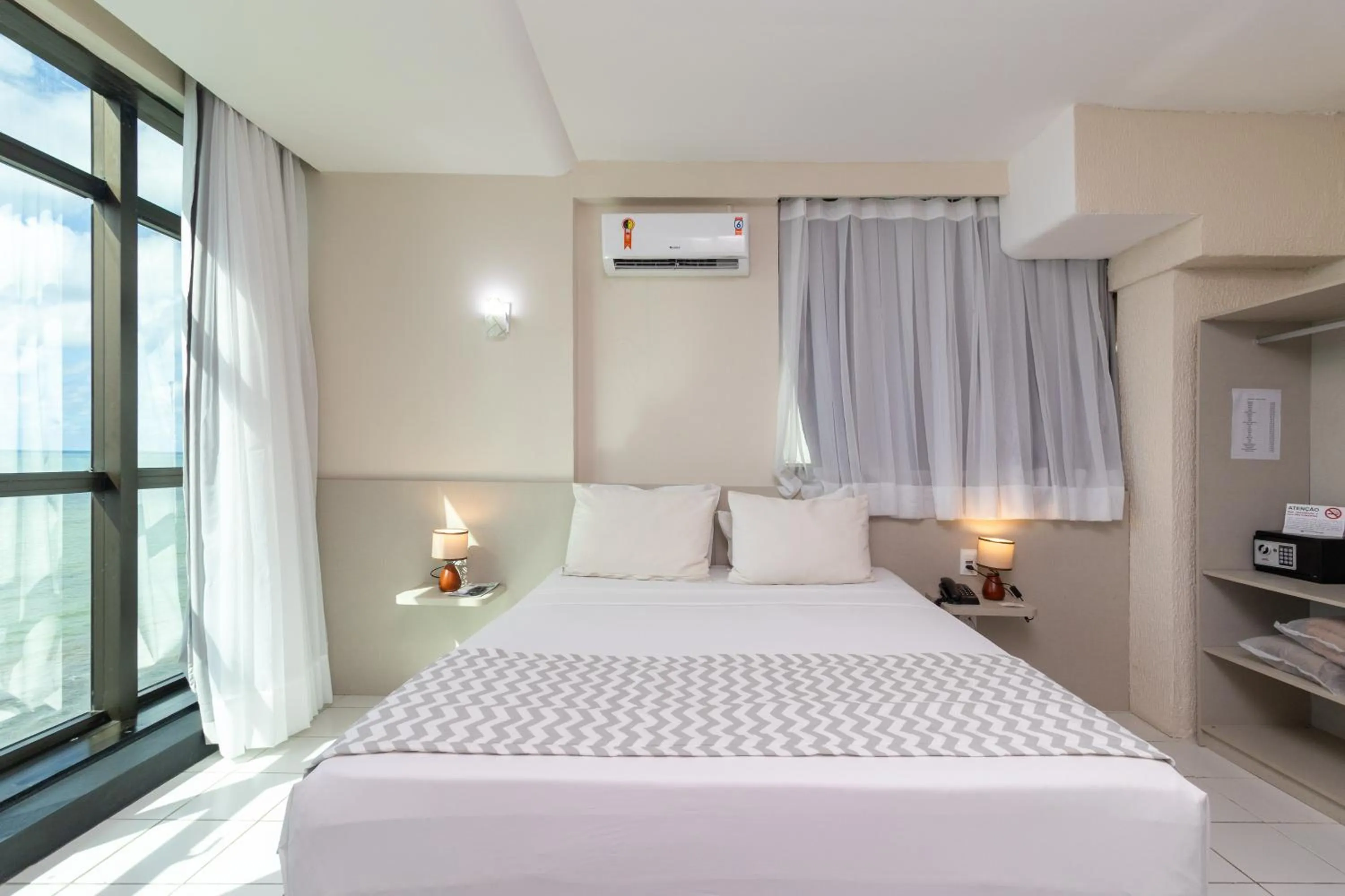 Photo of the whole room, Bed in Hotel Golden Park Recife Boa Viagem By Nacional Inn
