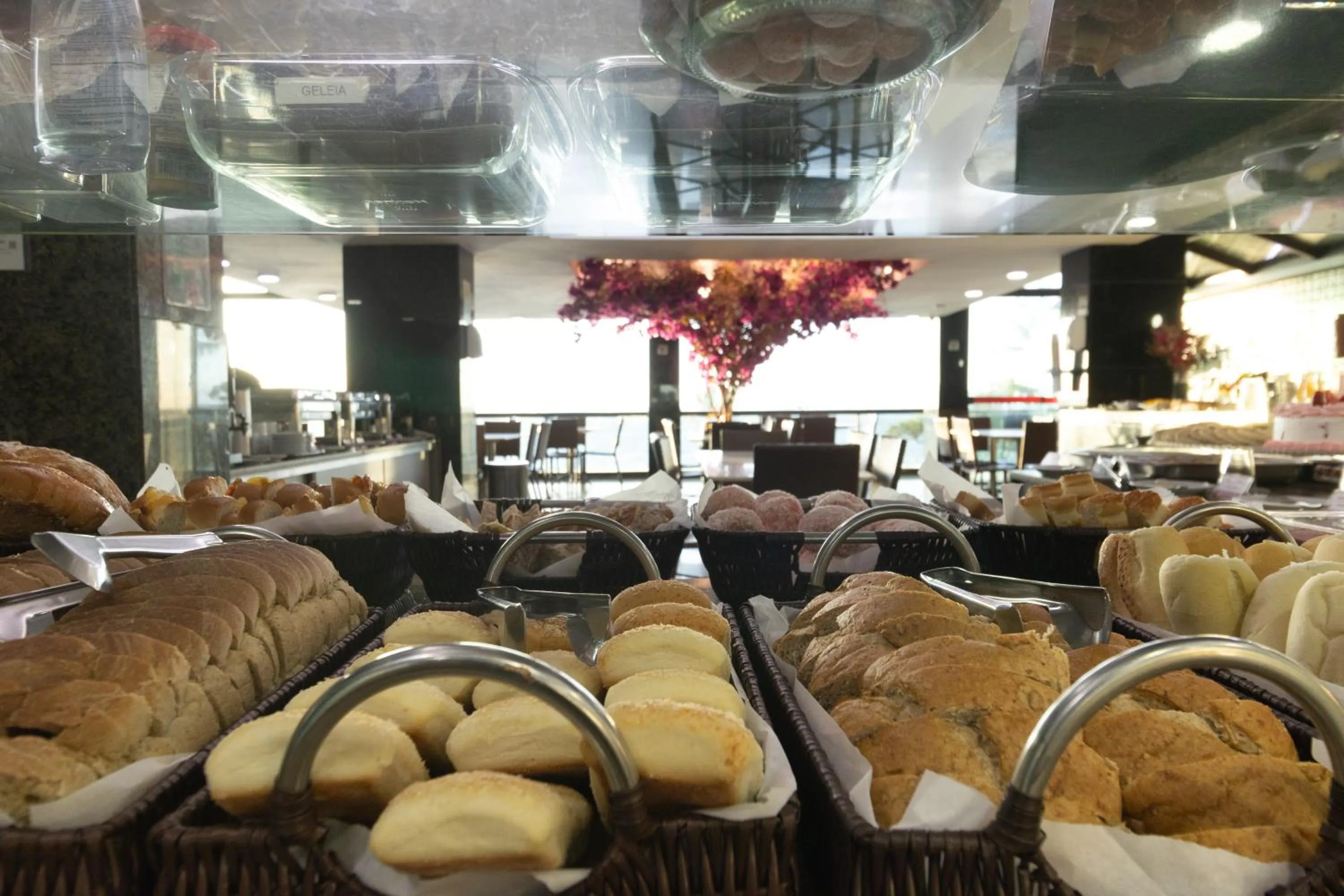 Breakfast in Hotel Golden Park Recife Boa Viagem By Nacional Inn