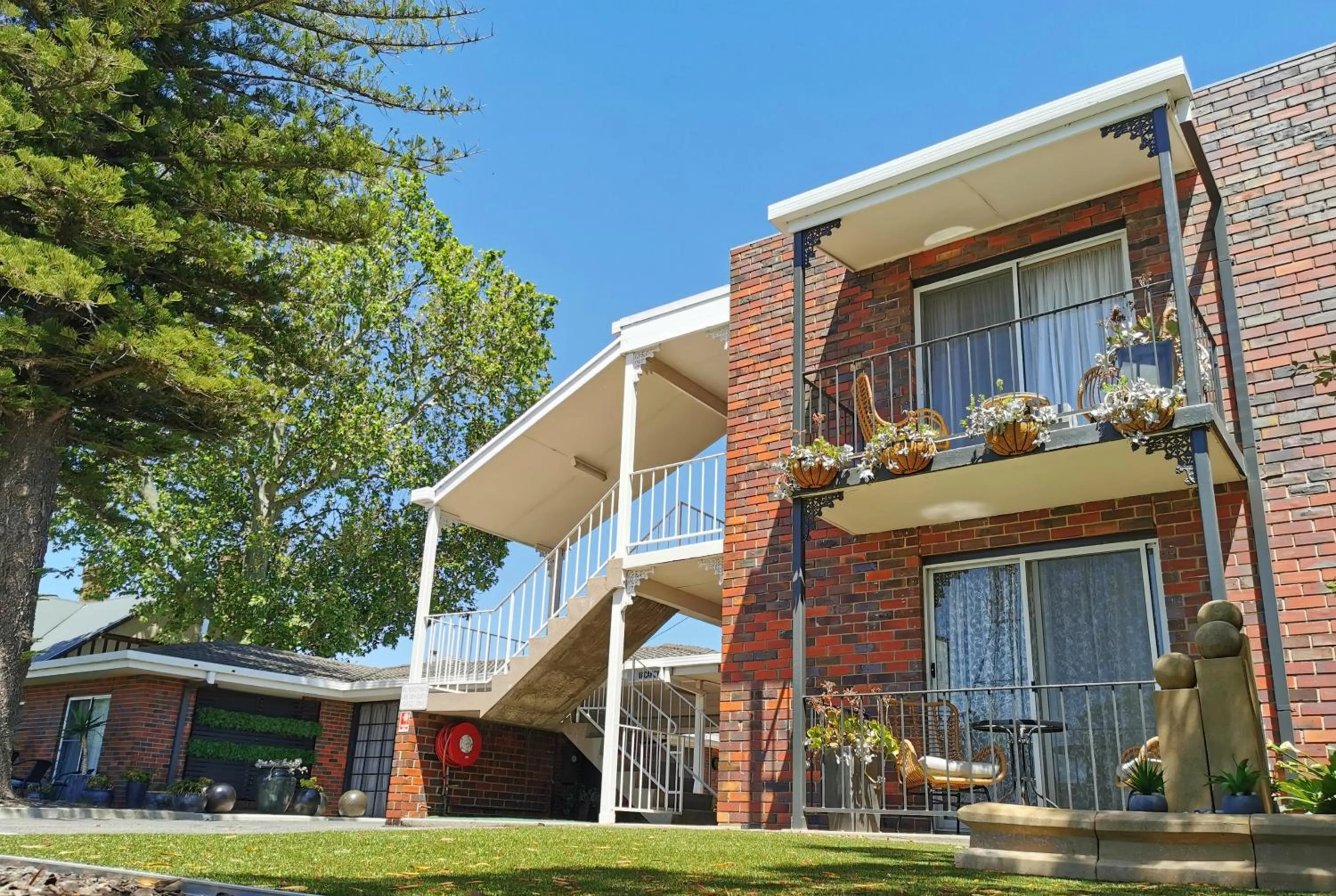 Town House Motor Inn