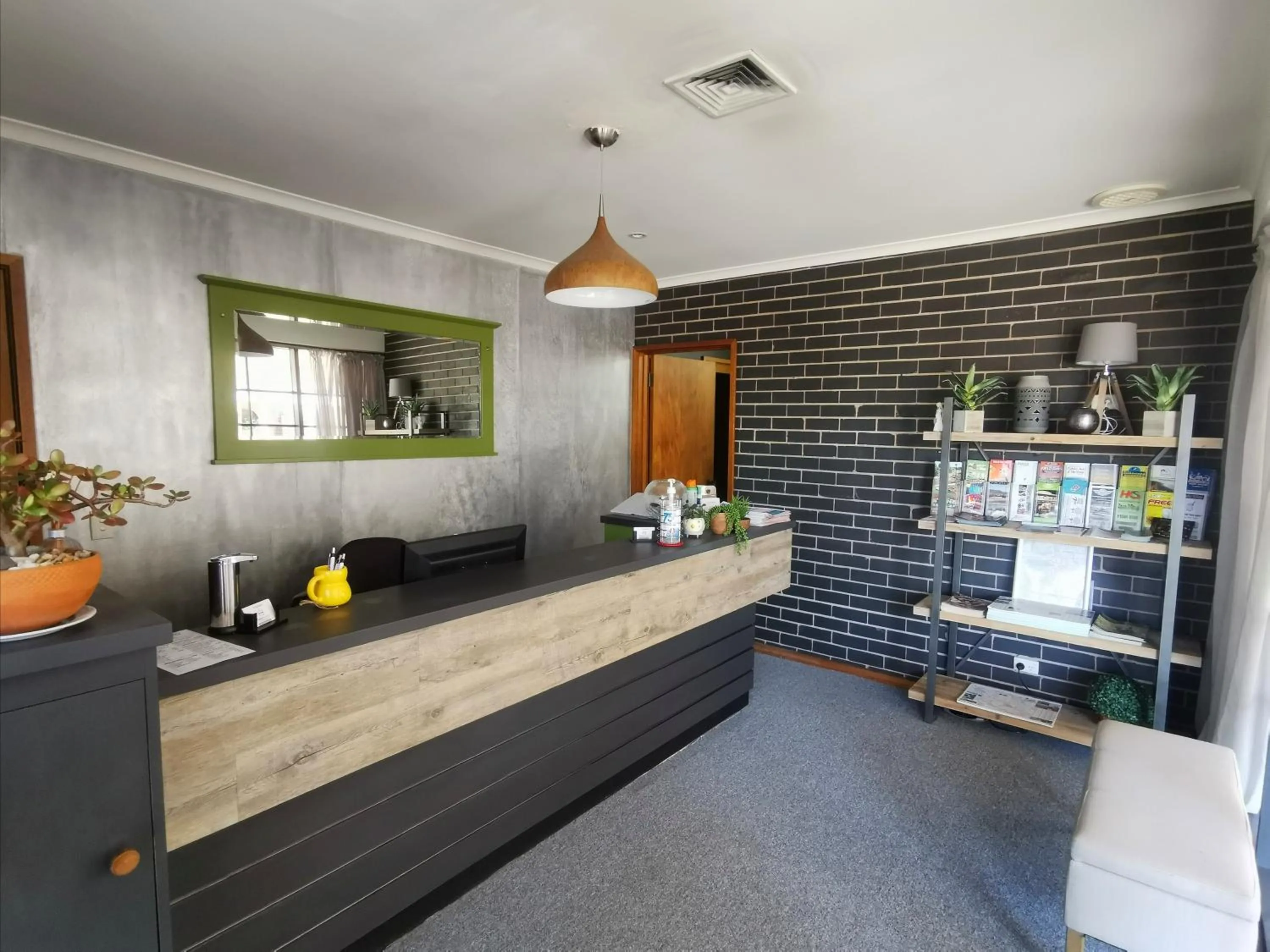 Town House Motor Inn