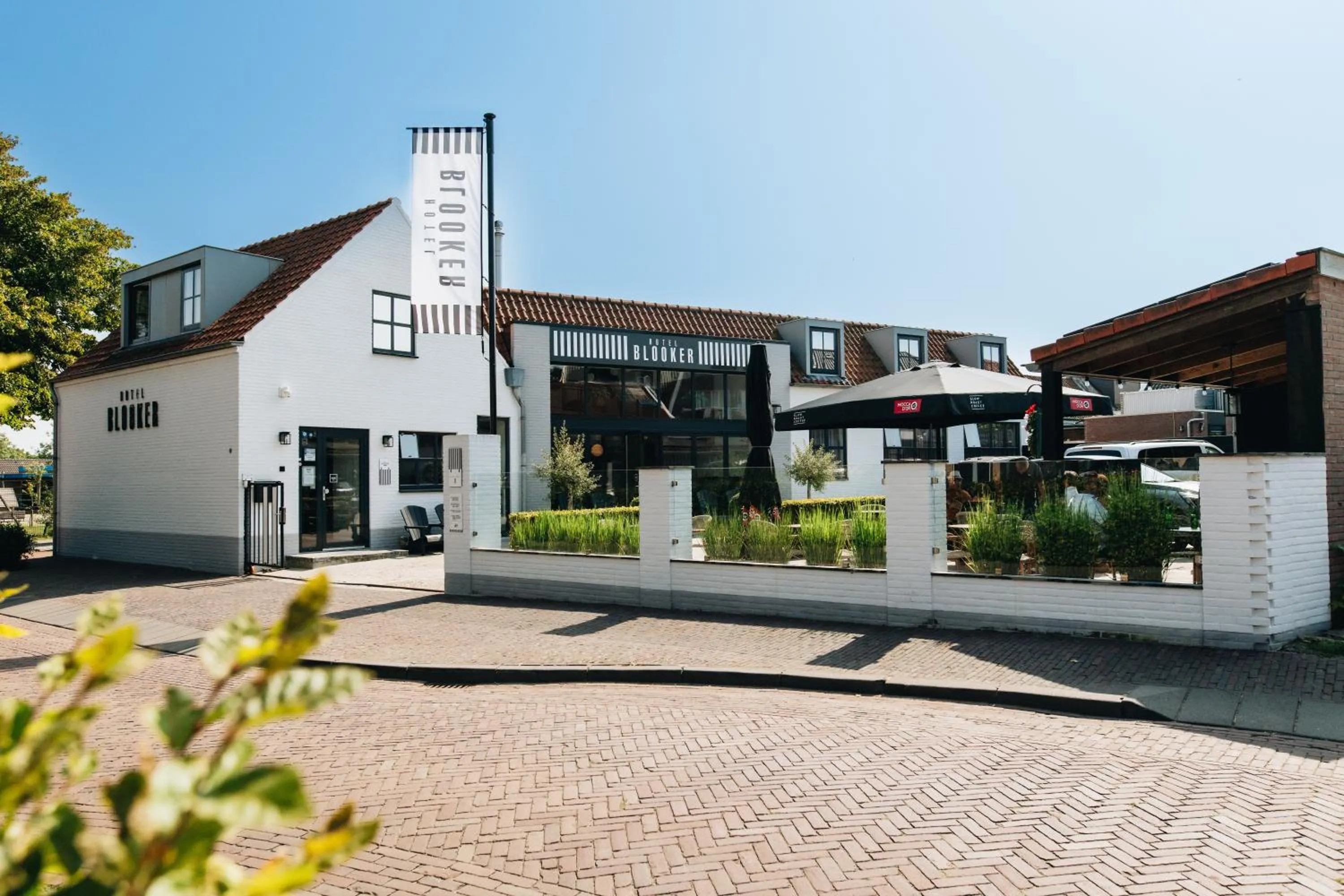 Property building in Hotel Blooker