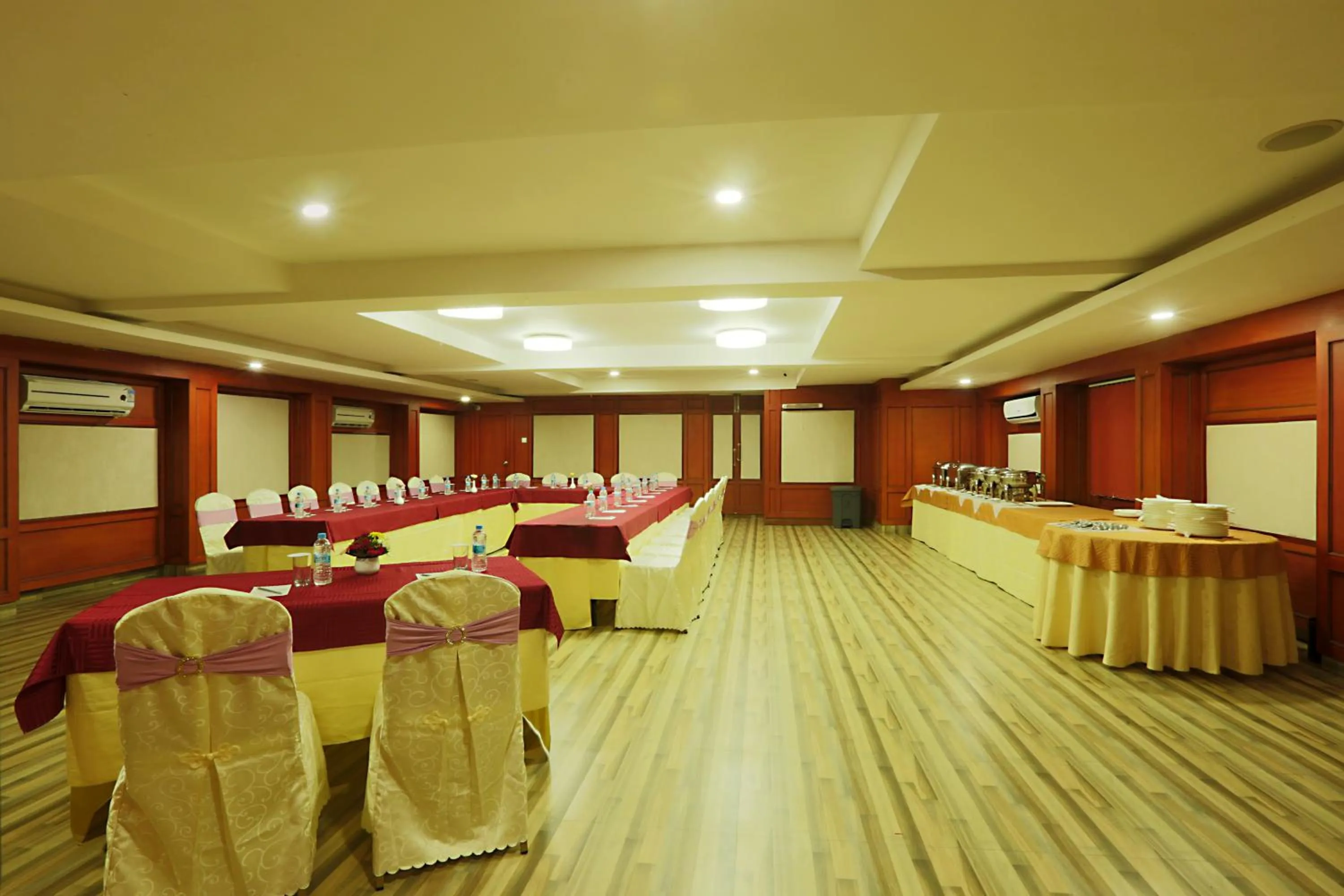 Meeting/conference room in Hotel D Courtyard