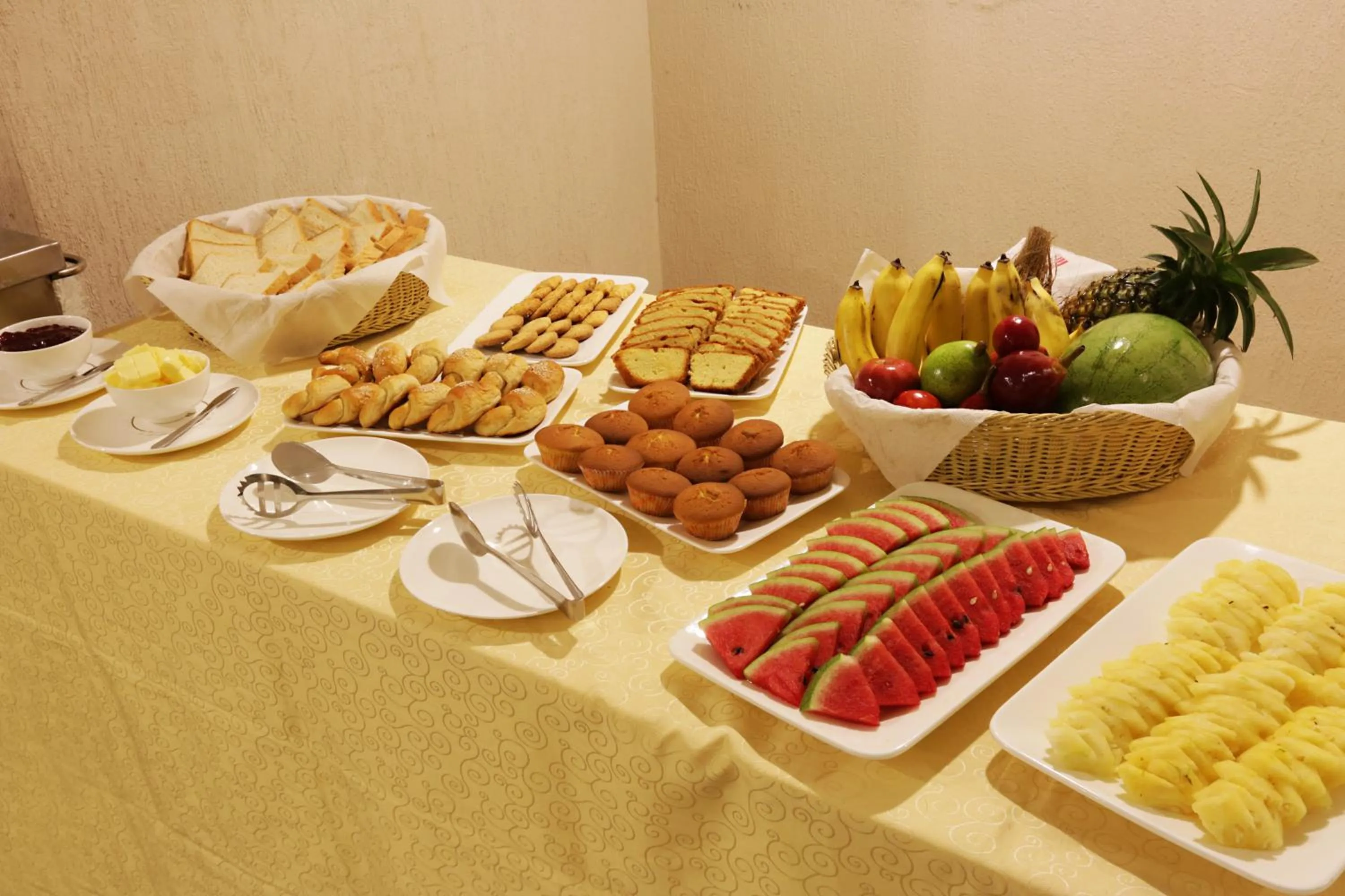 Meals in Hotel D Courtyard