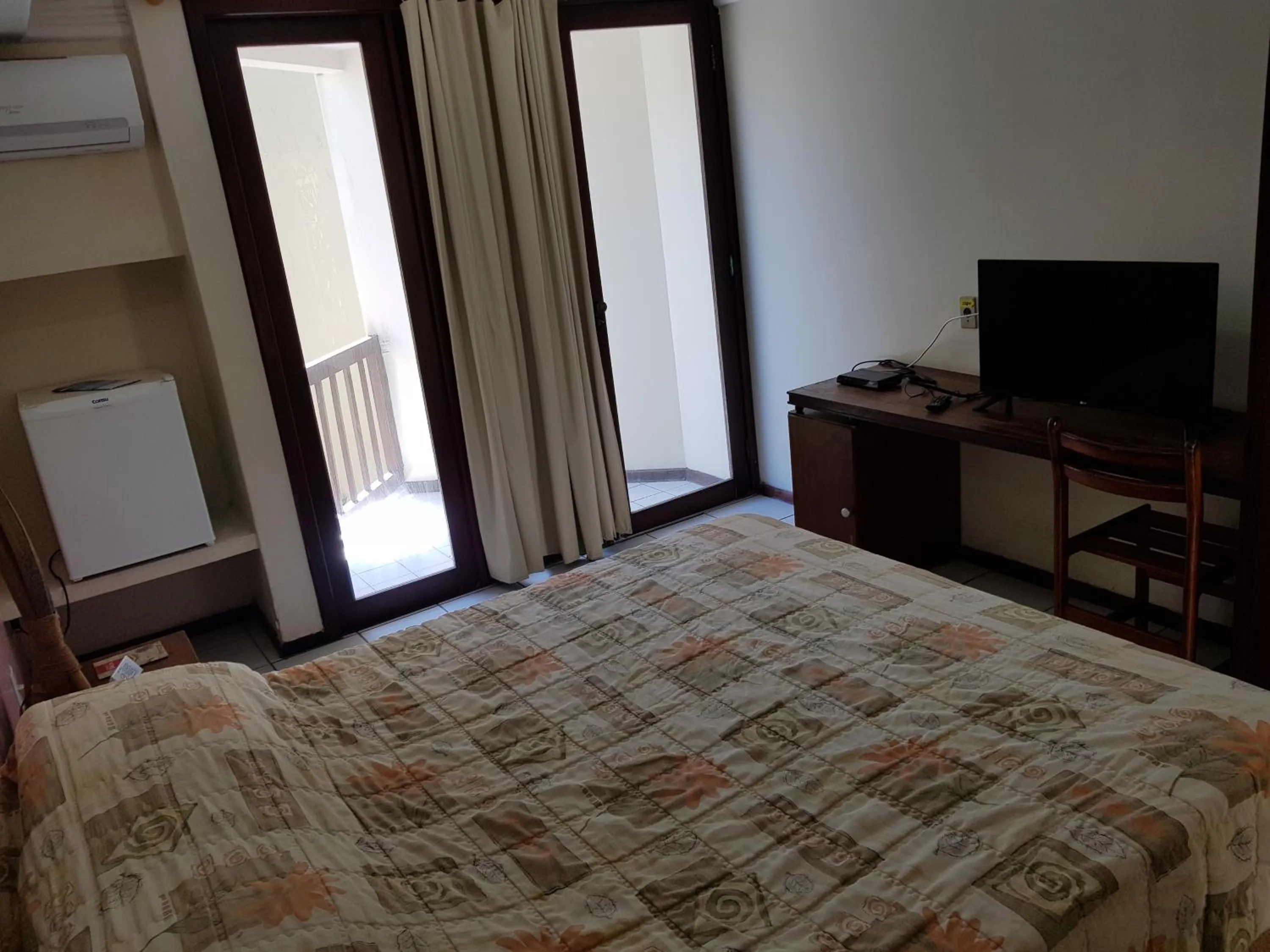 TV and multimedia, TV/Entertainment Center in Sol Praia Marina Hotel