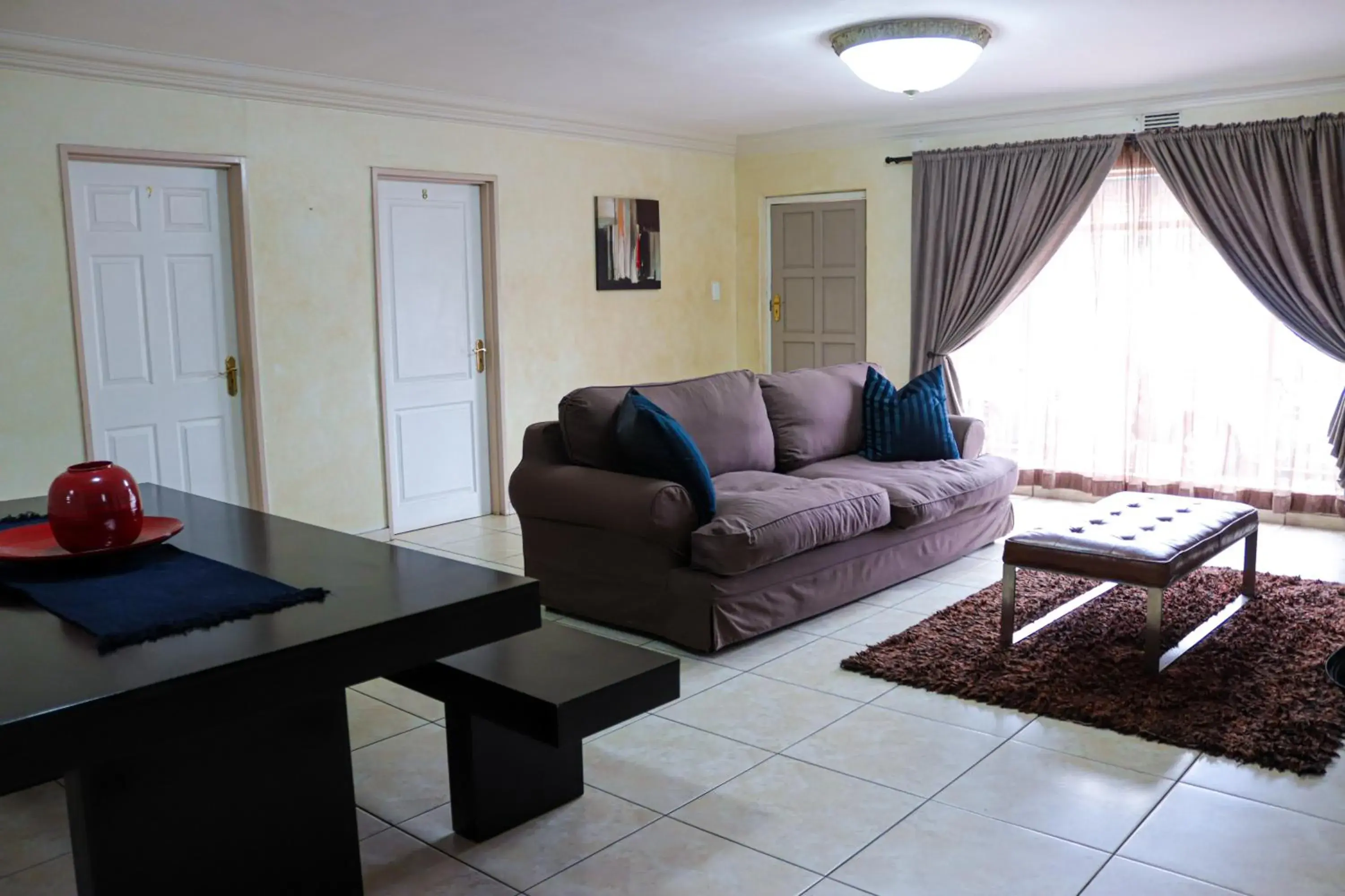 Two-Bedroom Apartment with Garden View - single occupancy in Blue Sparrow Guest House Two-Bedroom Apartment with Garden View - single occupancy in Blue Sparrow Guest House
