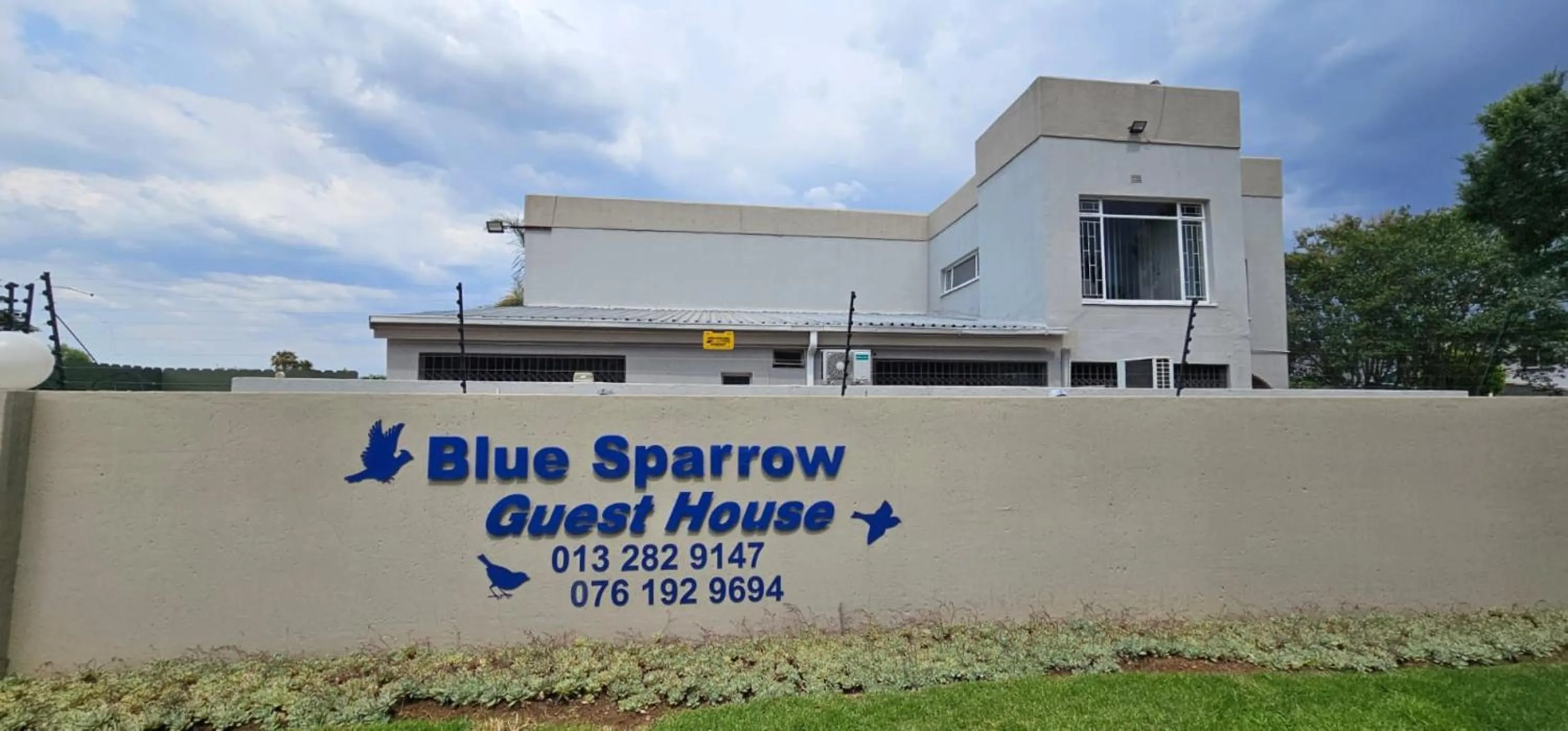 Property building in Blue Sparrow Guest House