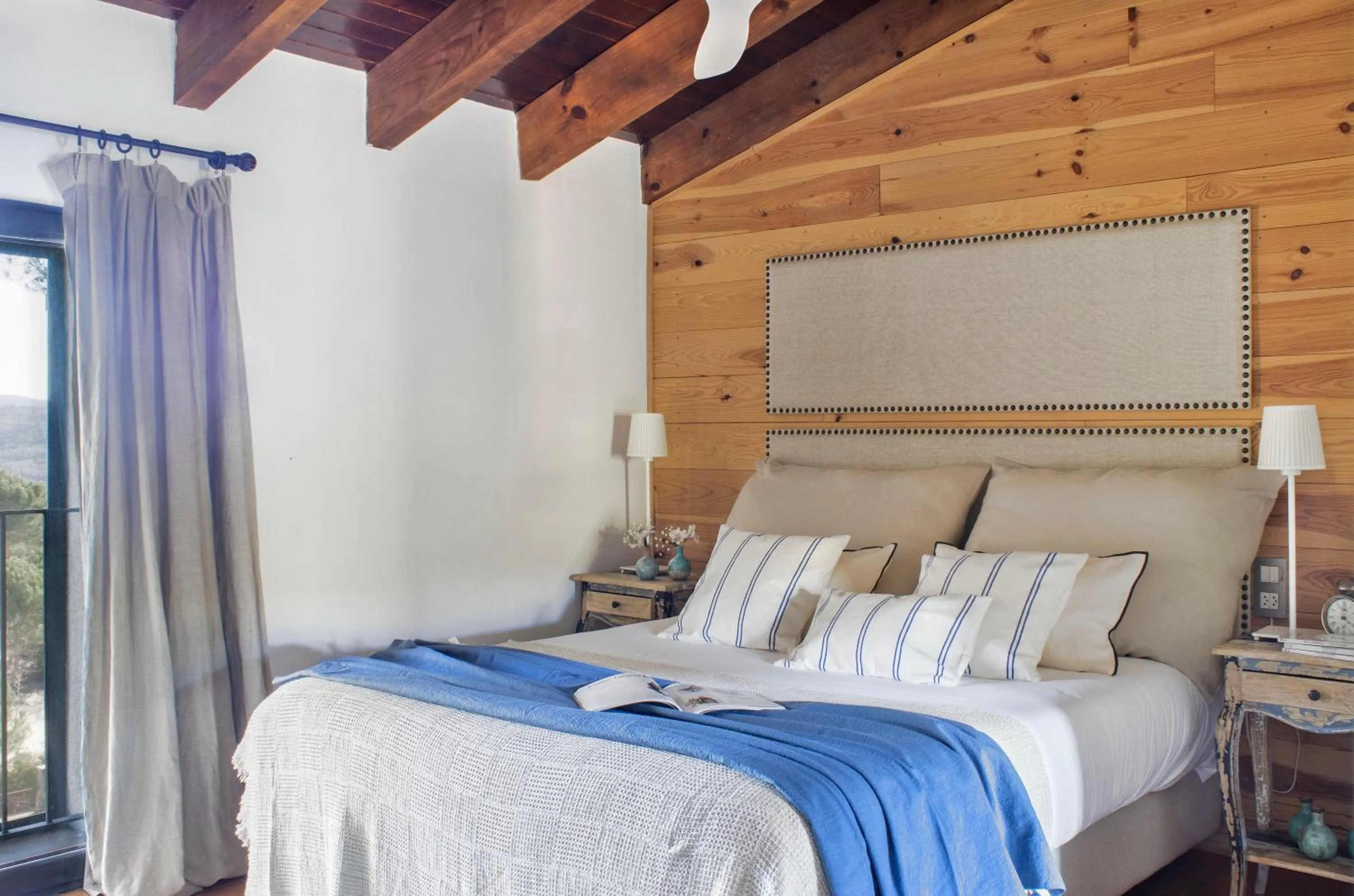 Bedroom, Bed in MasQi, The Energy House