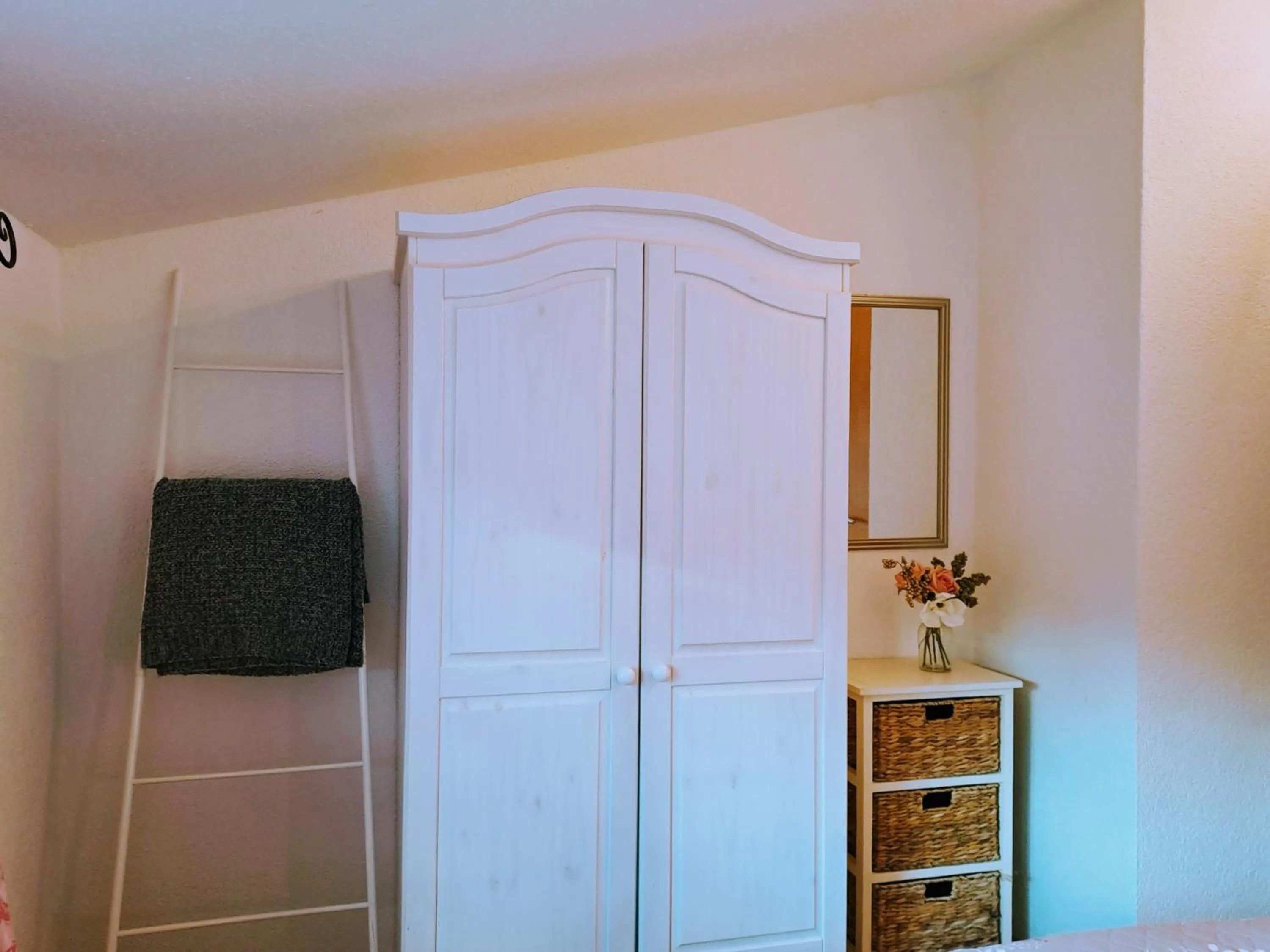 wardrobe in Sonniges Familien-Nest im Allgäu