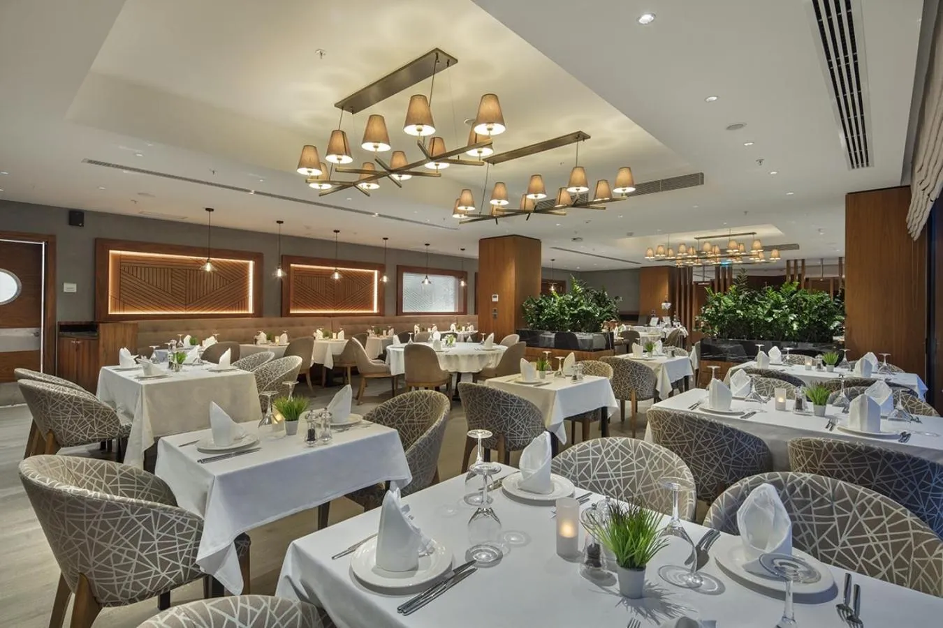 Restaurant/places to eat in Holiday Inn Istanbul - Tuzla Bay by IHG
