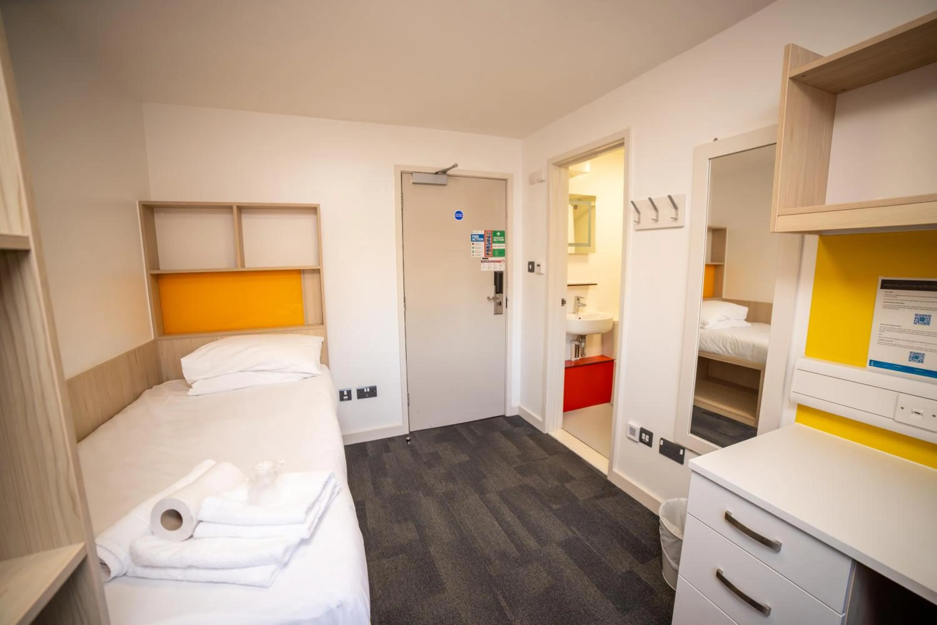 Bedroom, Bed in University of Essex - Colchester Campus