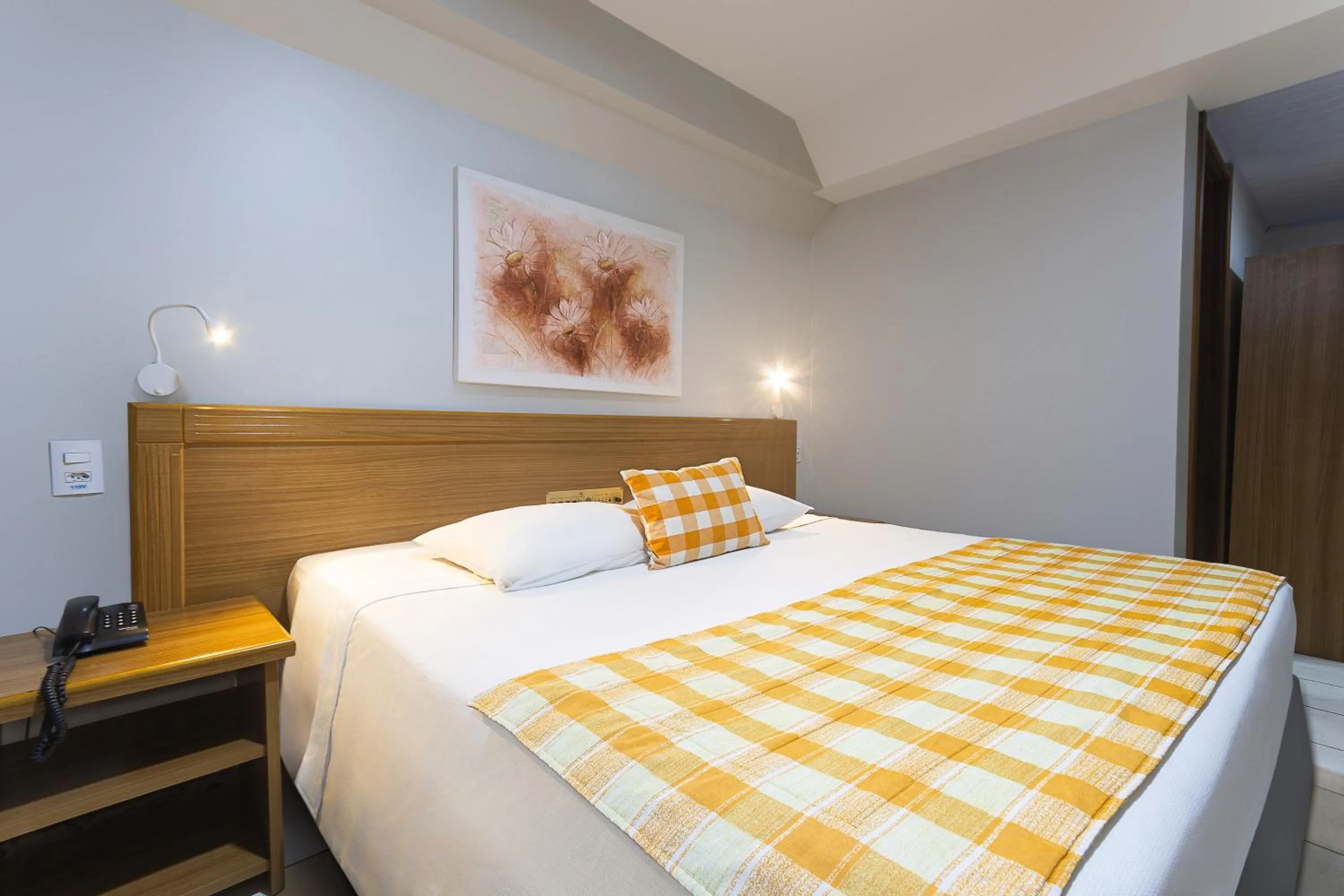 Bedroom, Bed in Hotel Golden Park Rio de Janeiro Aeroporto By Nacional Inn