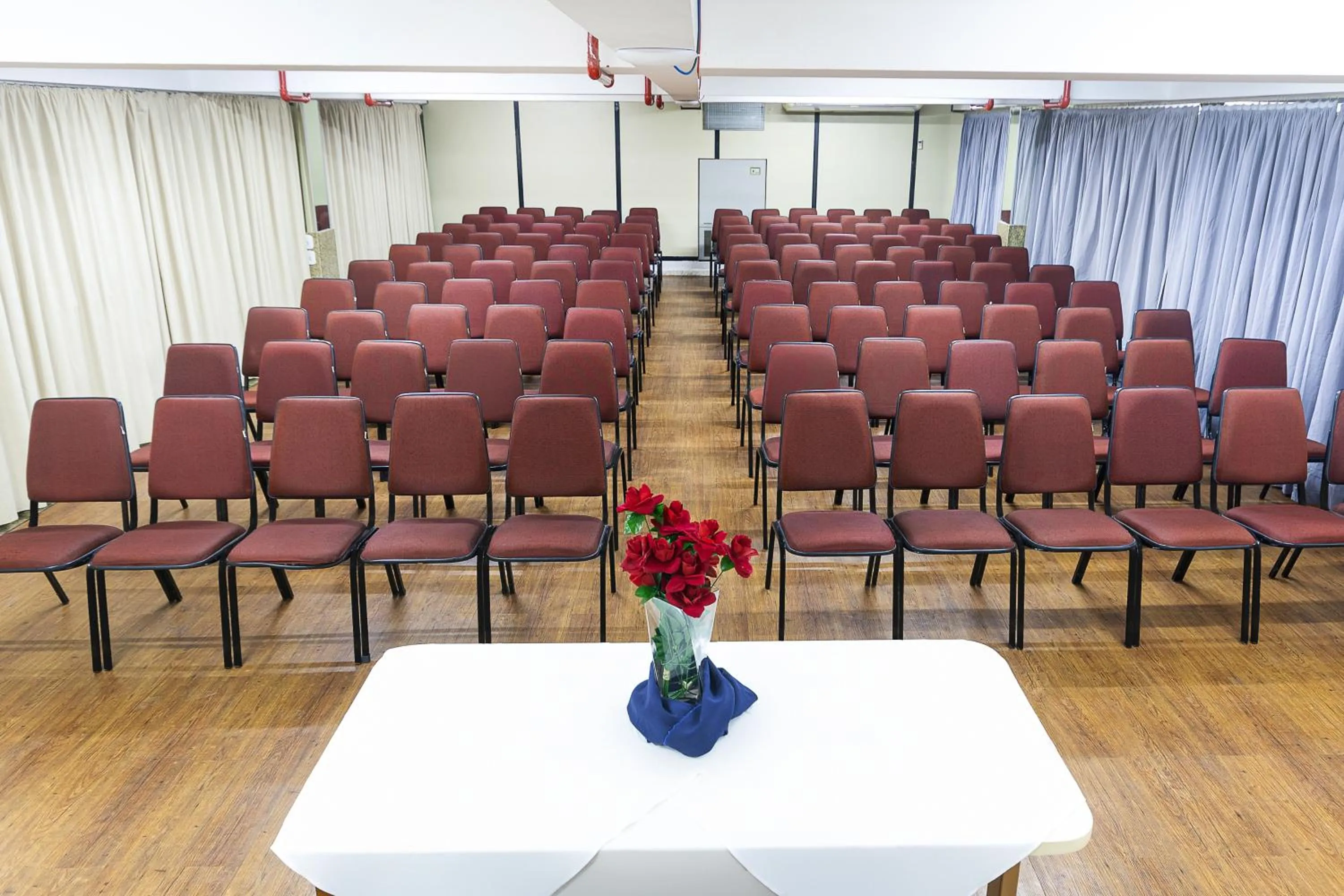 Meeting/conference room in Hotel Golden Park Rio de Janeiro Aeroporto By Nacional Inn