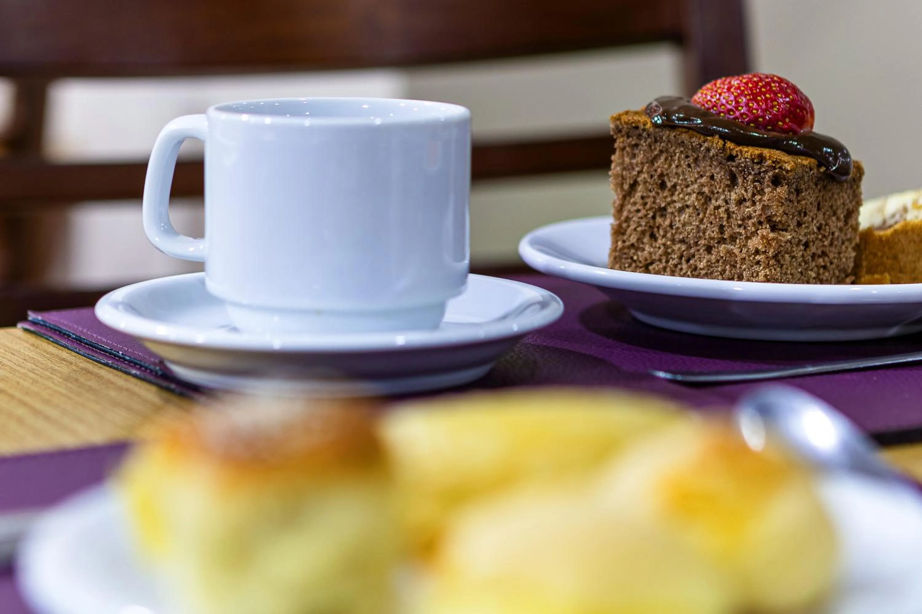 Food and drinks in Hotel Golden Park Rio de Janeiro Aeroporto By Nacional Inn