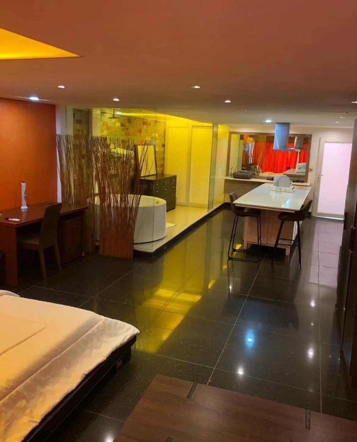 Photo of the whole room in Ecologe