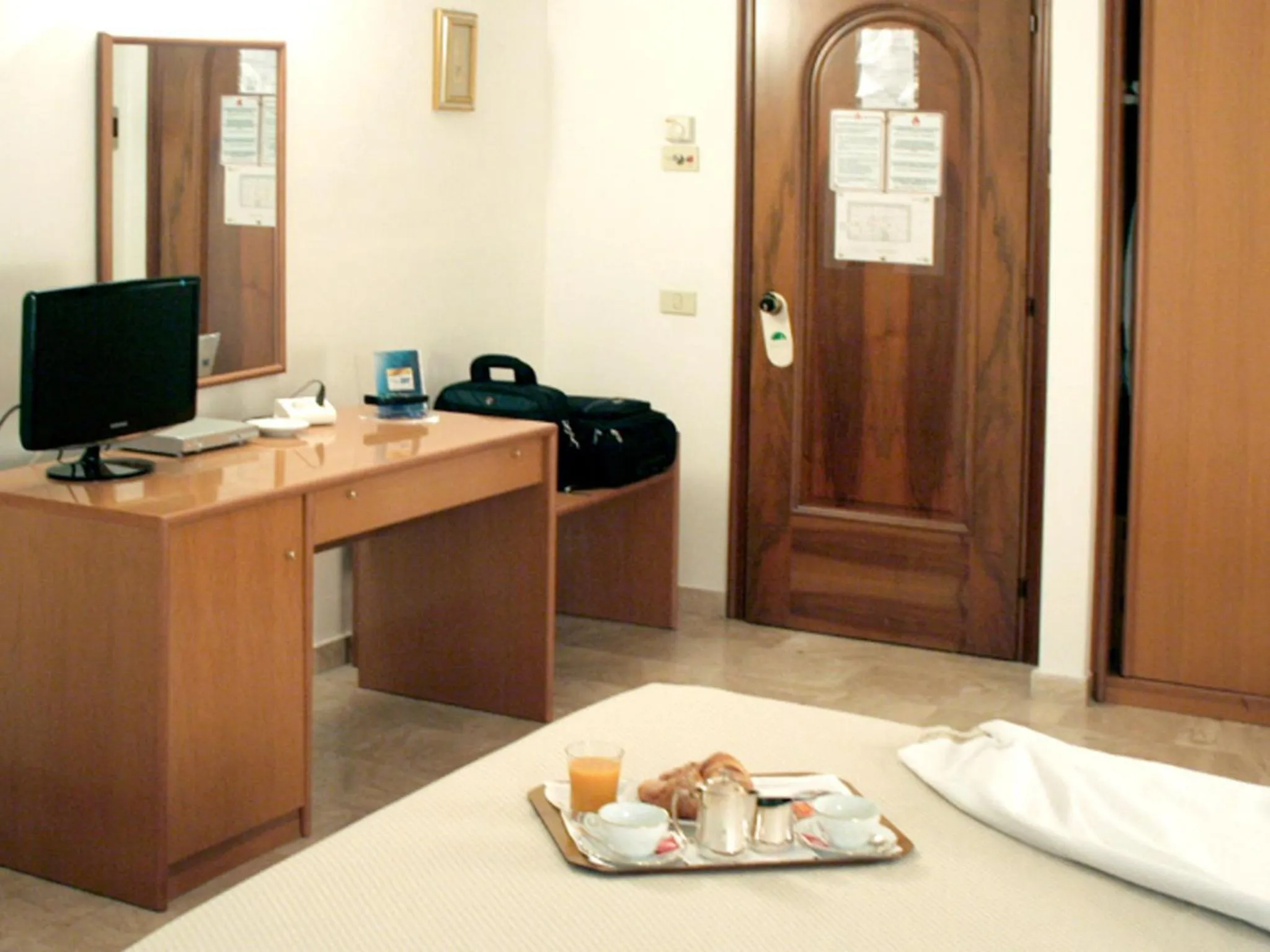 Bedroom in Sunny Palace Hotel Restaurant