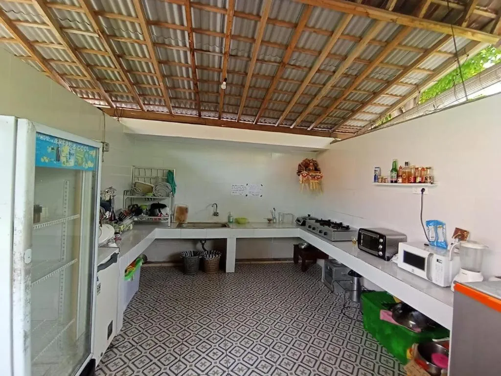 Communal kitchen in Asung Guesthouse