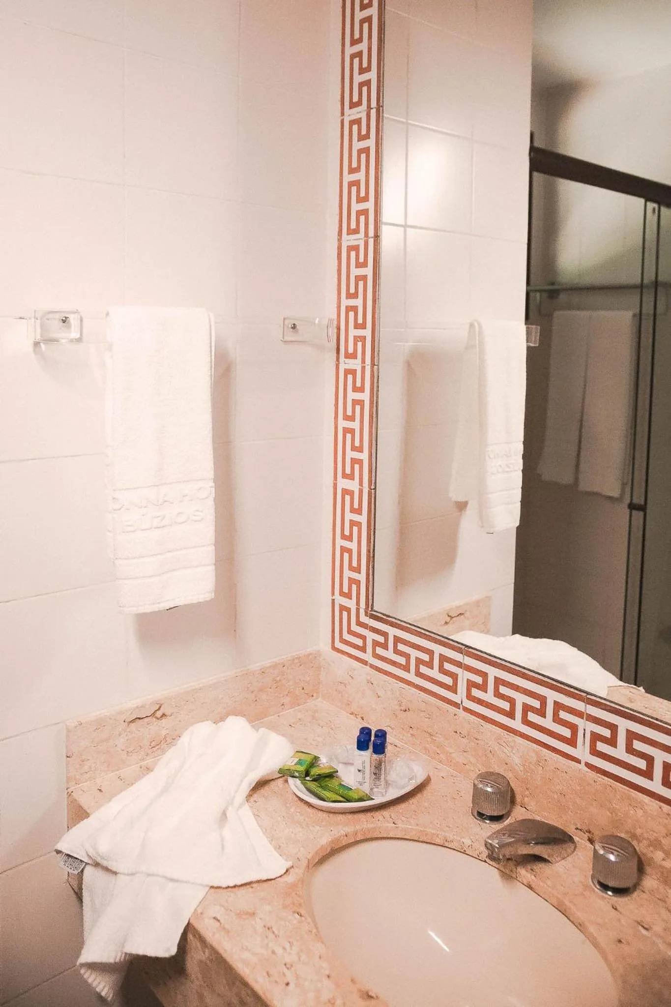 Bathroom in Colonna Galapagos Garden Hotel