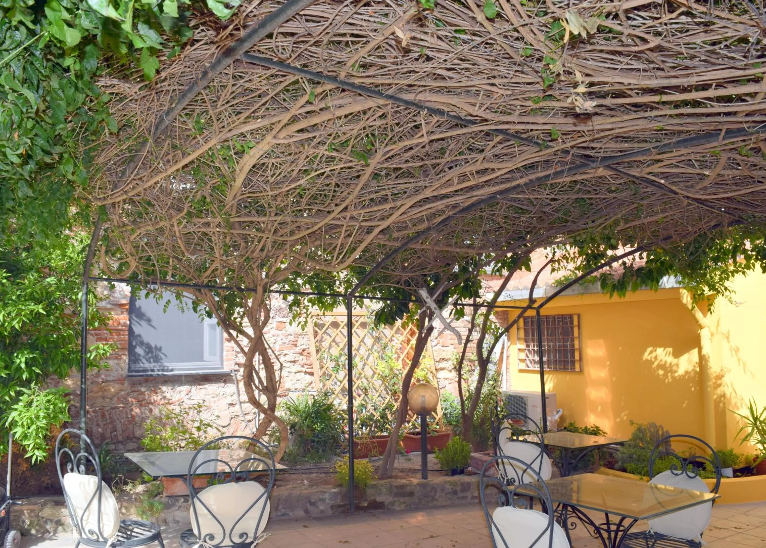 Garden in Eleonora Room & Breakfast