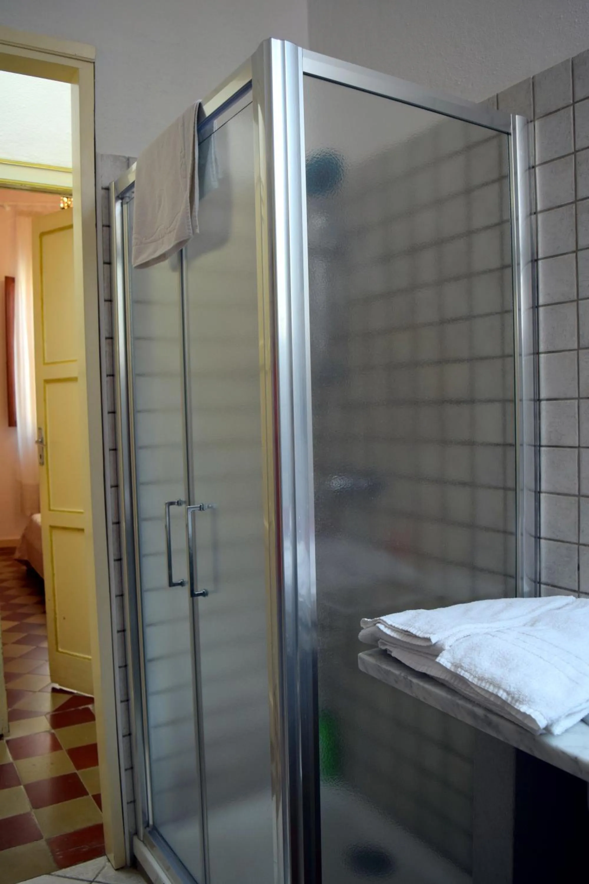 Bathroom in Eleonora Room & Breakfast