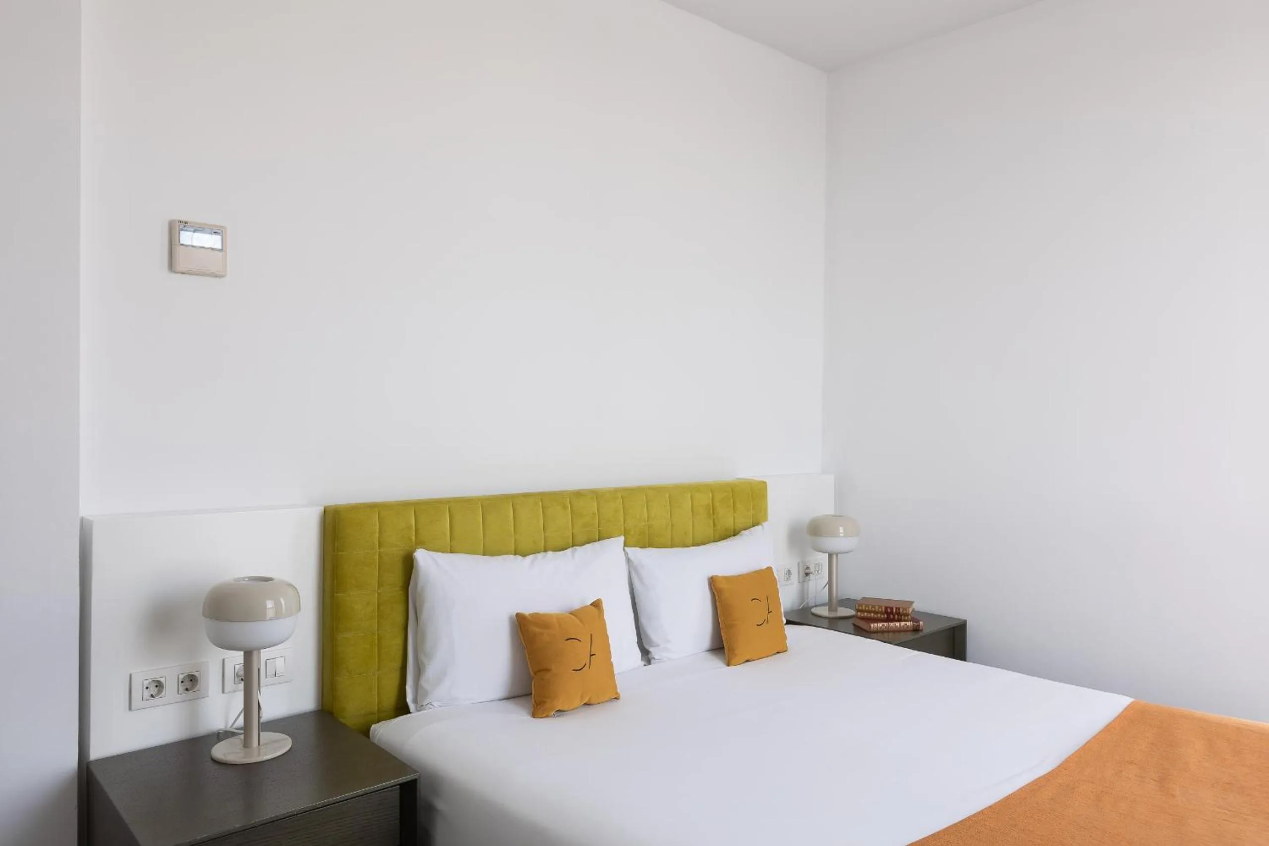 Bed in Cosmo Apartments Sants